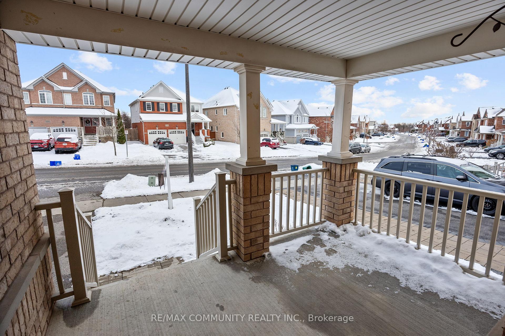 Photo 2 of 1269 Salmers Drive, Oshawa, Taunton — HOMEH