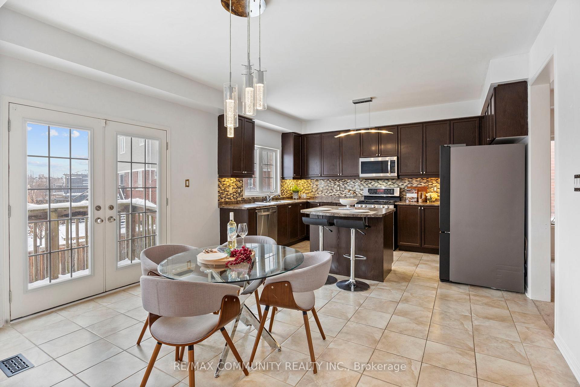 Photo 10 of 1269 Salmers Drive, Oshawa, Taunton — HOMEH