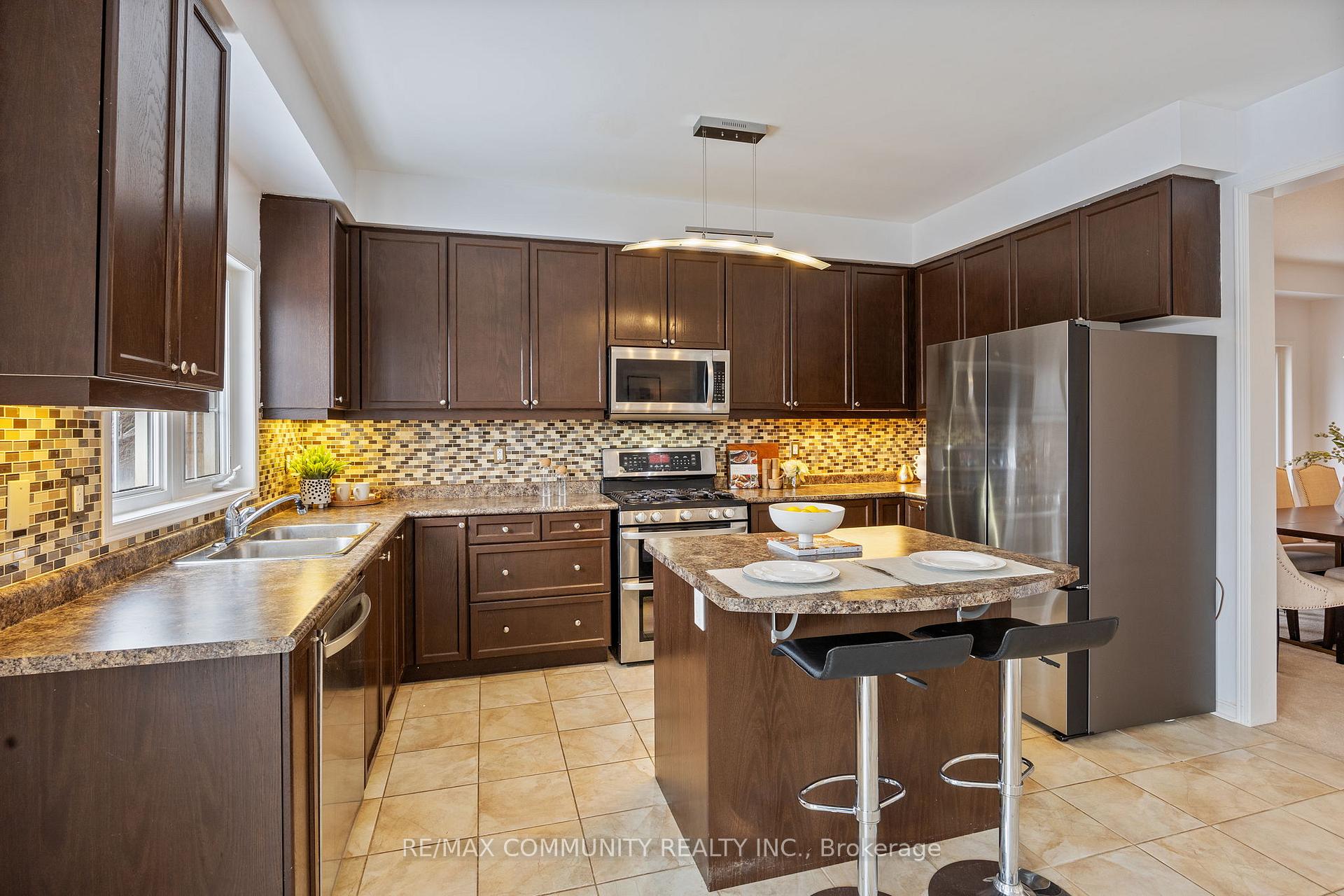 Photo 11 of 1269 Salmers Drive, Oshawa, Taunton — HOMEH