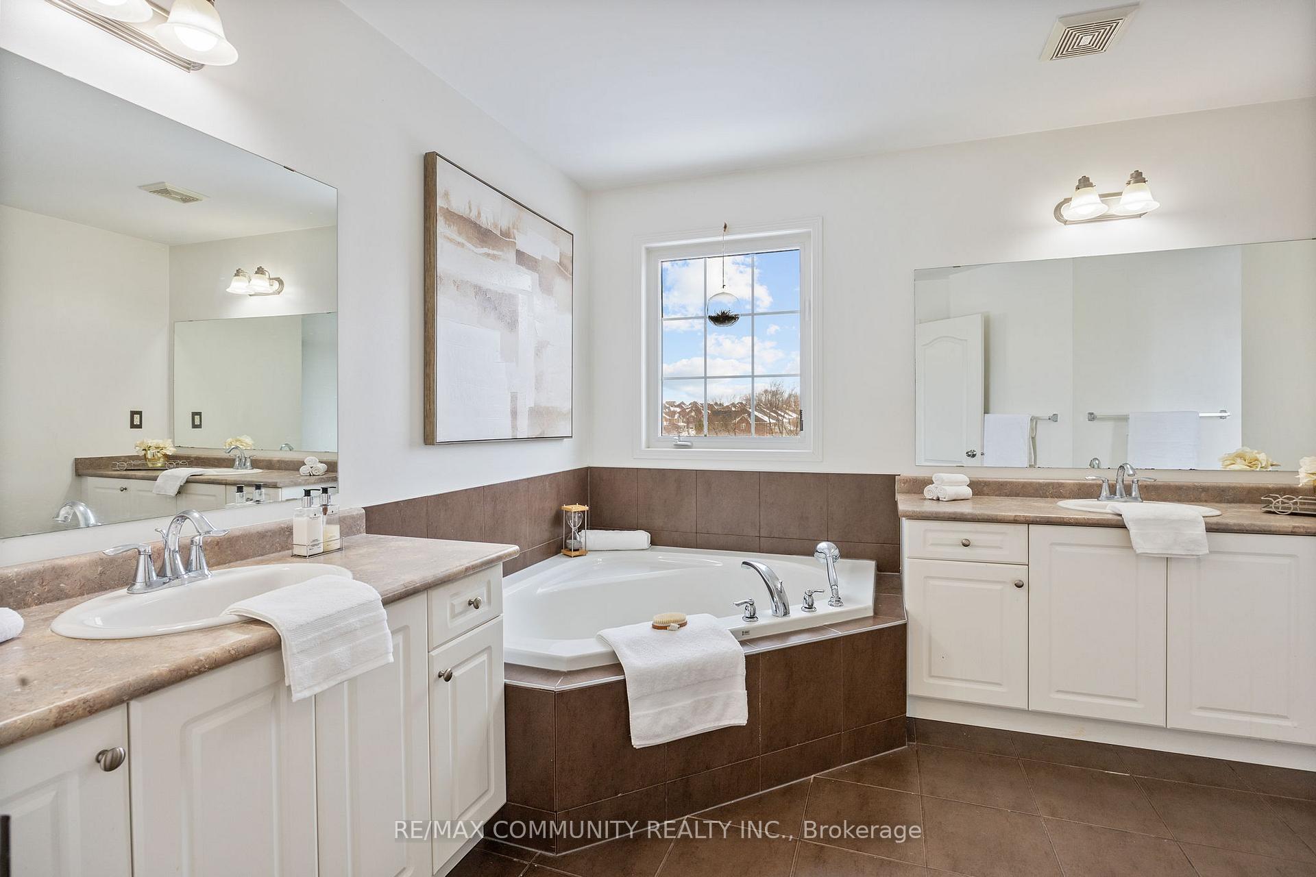 Photo 23 of 1269 Salmers Drive, Oshawa, Taunton — HOMEH