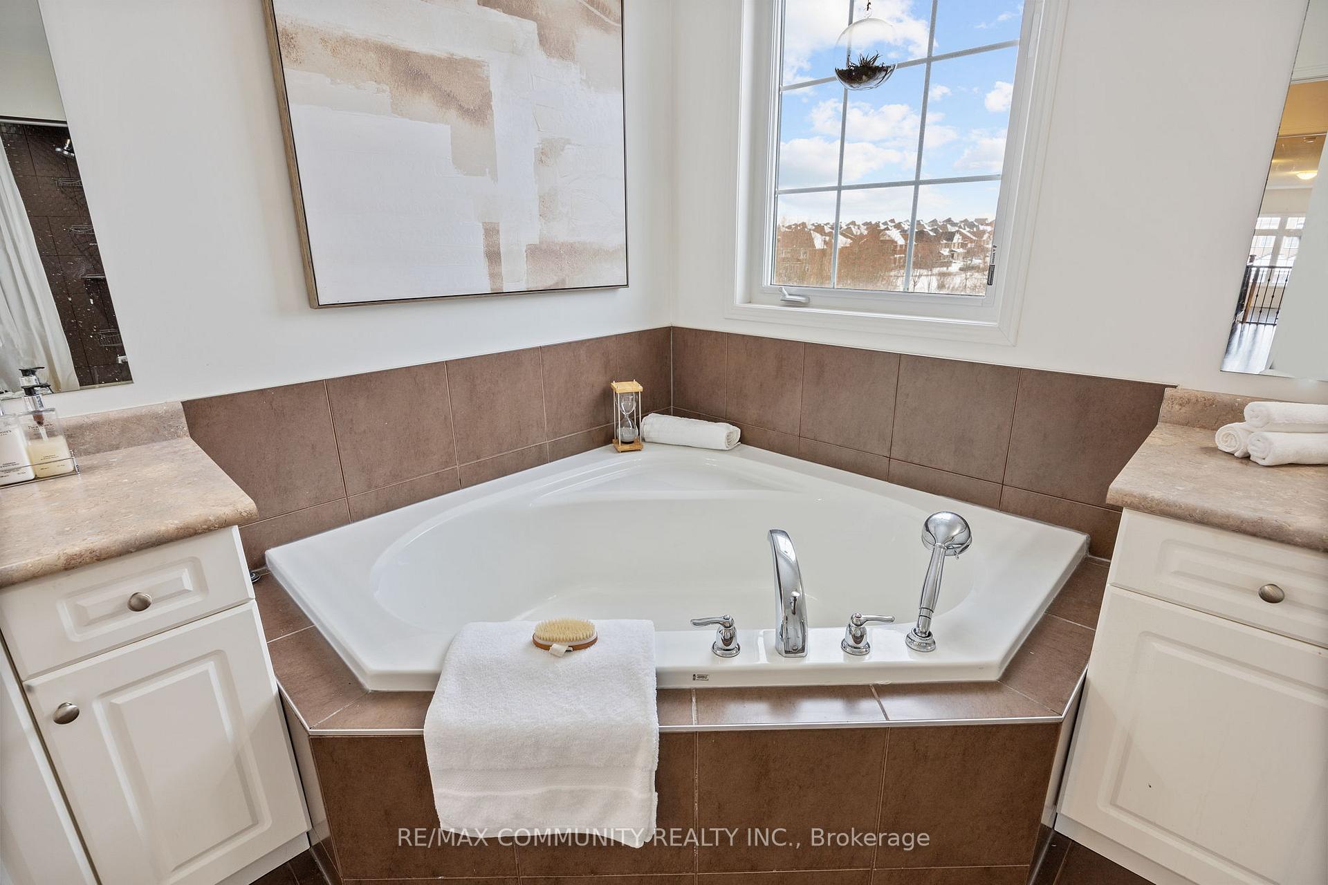 Photo 25 of 1269 Salmers Drive, Oshawa, Taunton — HOMEH