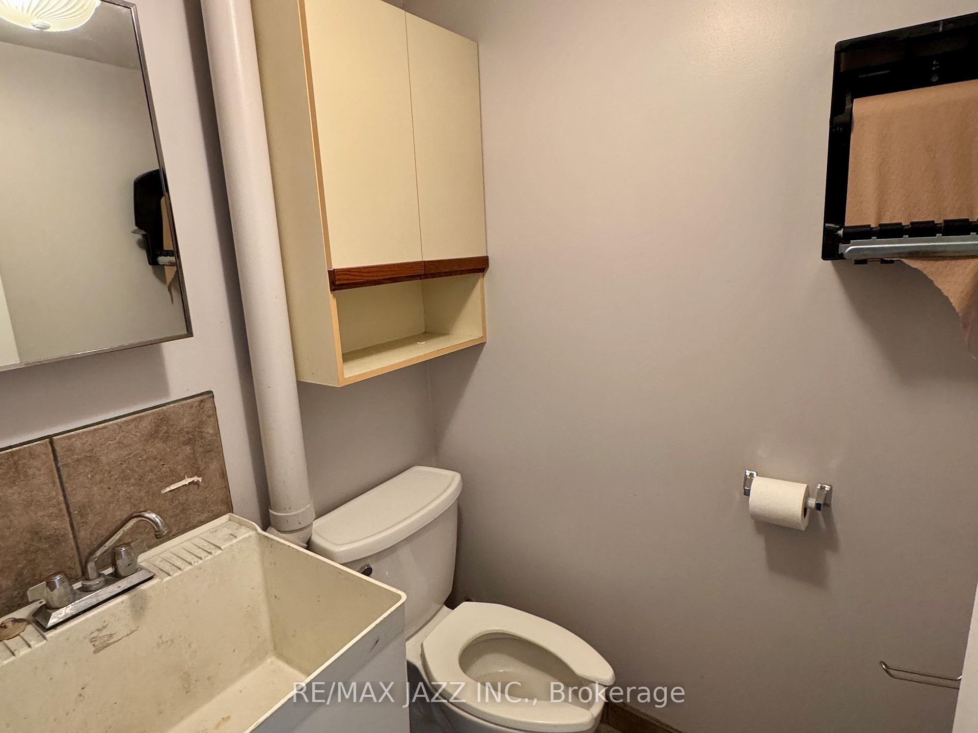 Photo 3 of 62 Cromwell Avenue, Oshawa, Vanier — HOMEH