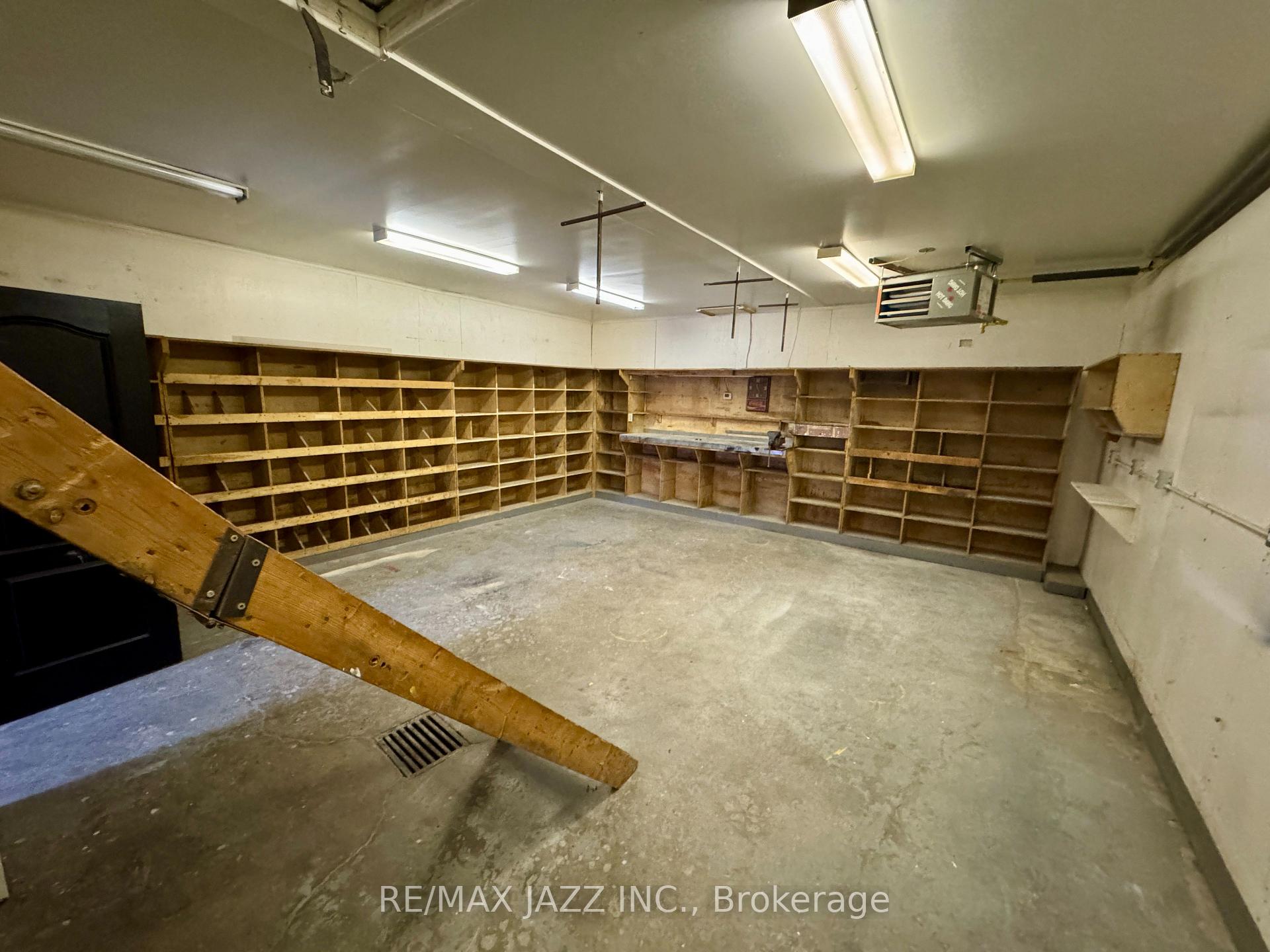 Photo 4 of 62 Cromwell Avenue, Oshawa, Vanier — HOMEH