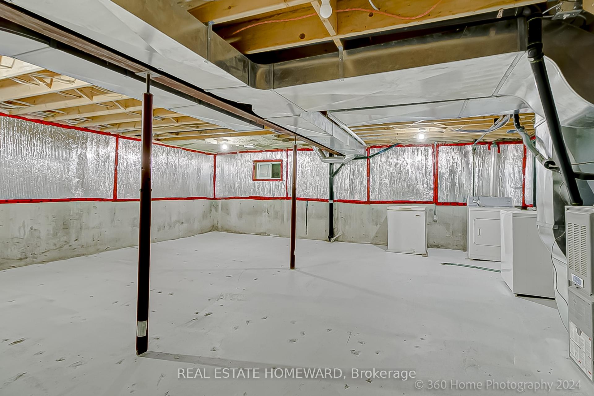 Photo 23 of 907 Harding Street, Whitby, Downtown Whitby — HOMEH