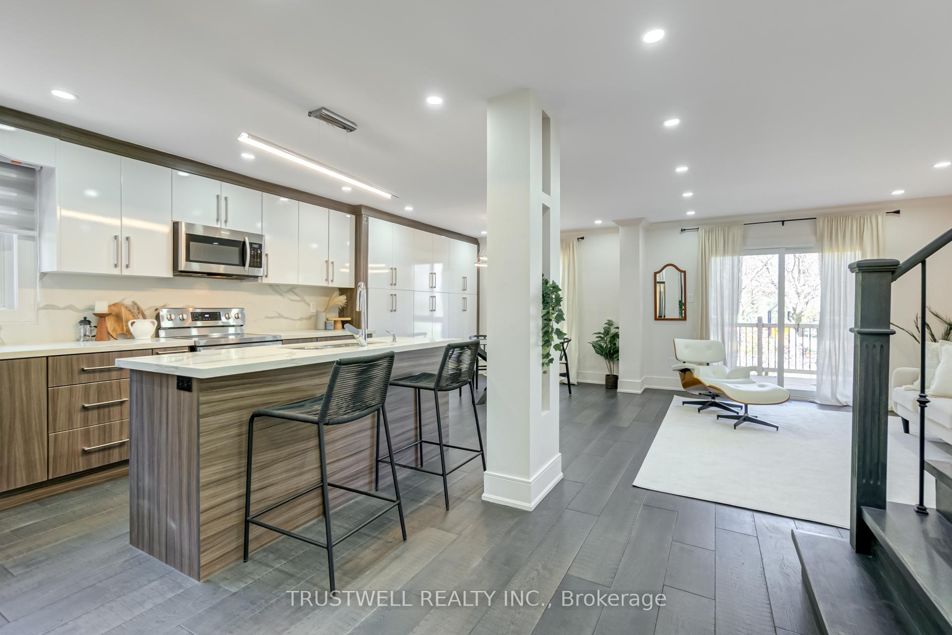 Photo 3 of 89 Campbell Avenue, Vaughan, Crestwood-Springfarm-Yorkhill — HOMEH