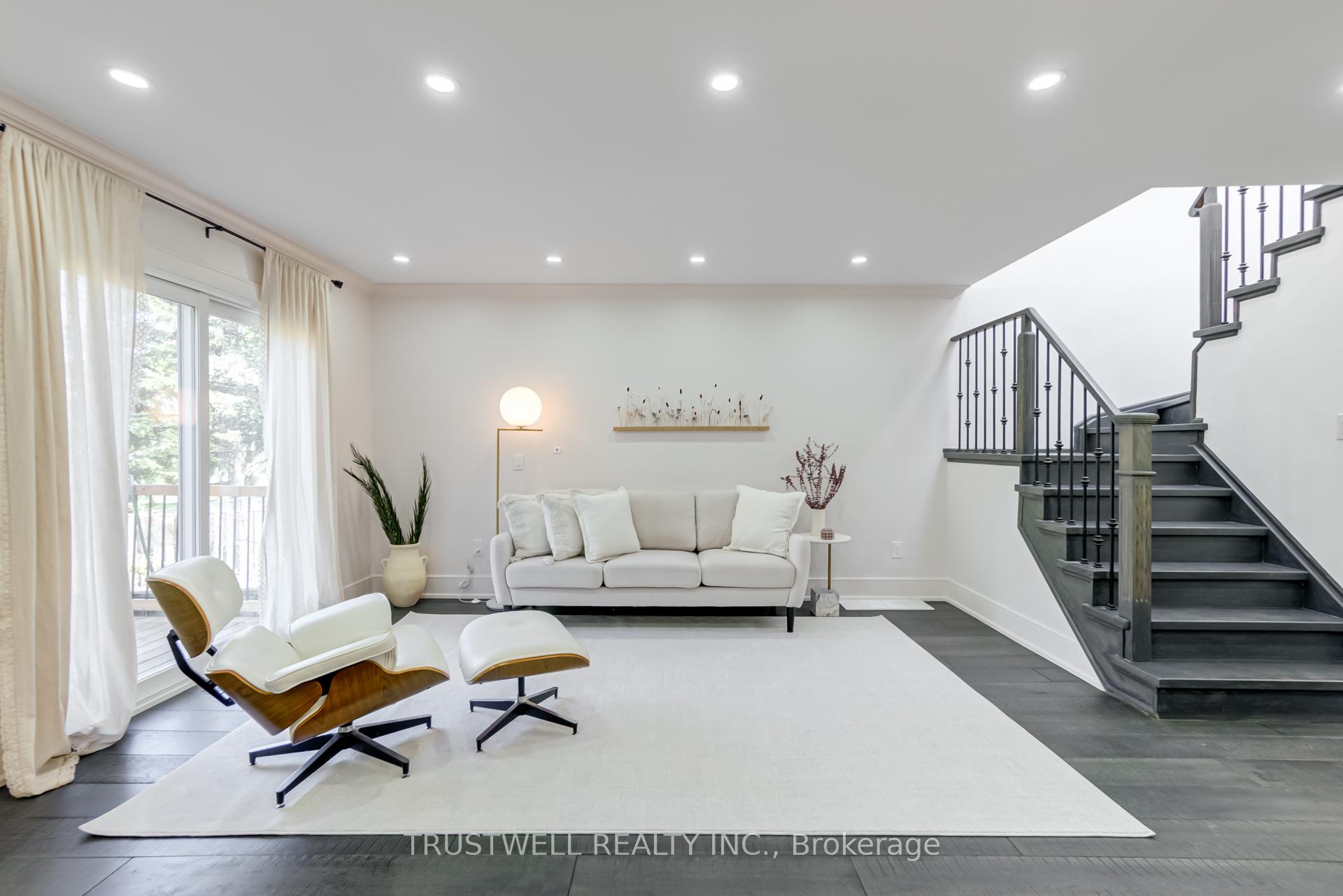 Photo 7 of 89 Campbell Avenue, Vaughan, Crestwood-Springfarm-Yorkhill — HOMEH