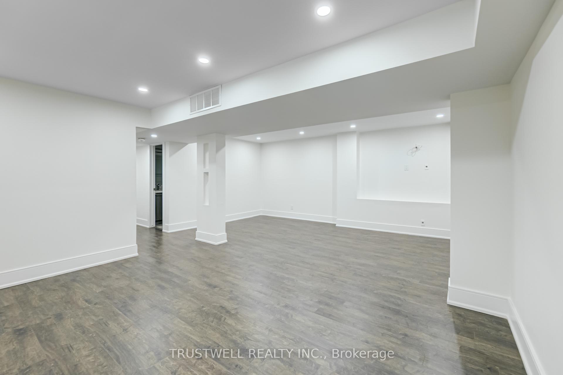 Photo 33 of 89 Campbell Avenue, Vaughan, Crestwood-Springfarm-Yorkhill — HOMEH
