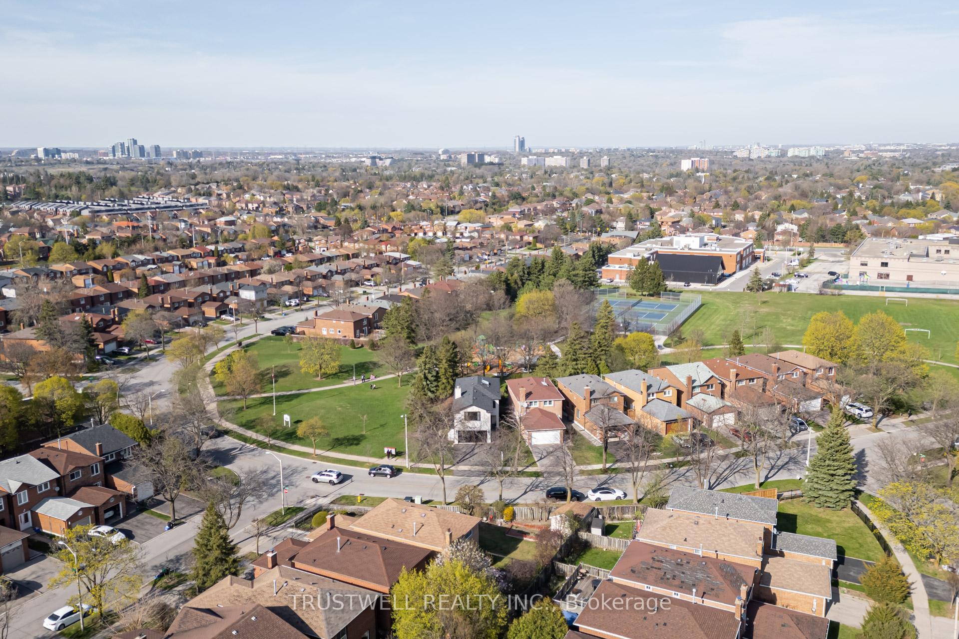 Photo 41 of 89 Campbell Avenue, Vaughan, Crestwood-Springfarm-Yorkhill — HOMEH