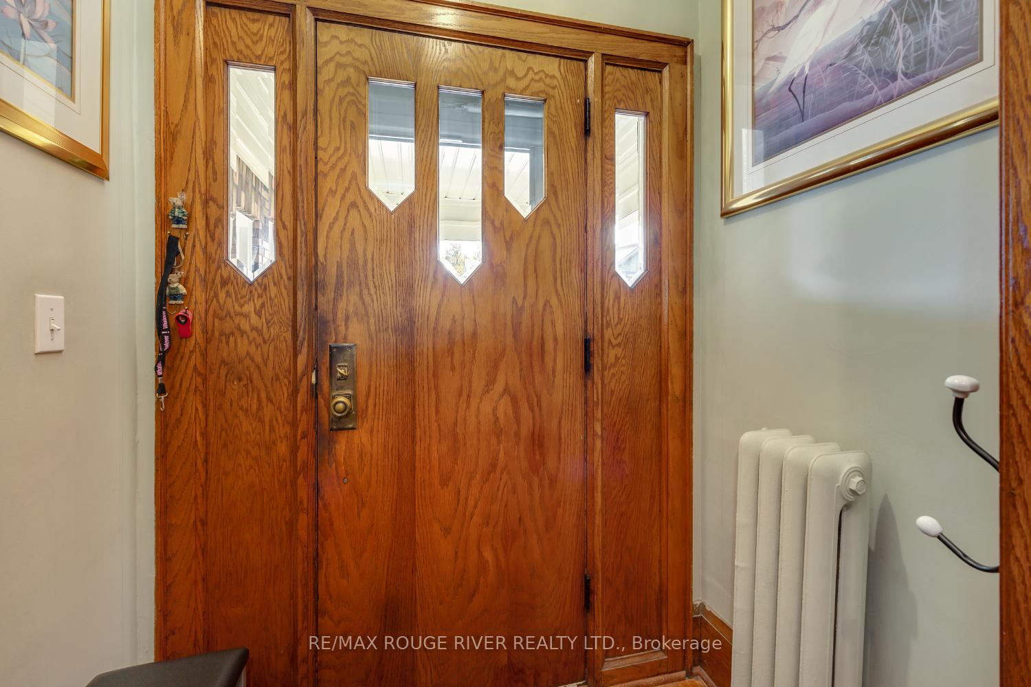 Photo 3 of 230 Athol Street E, Oshawa, Central — HOMEH