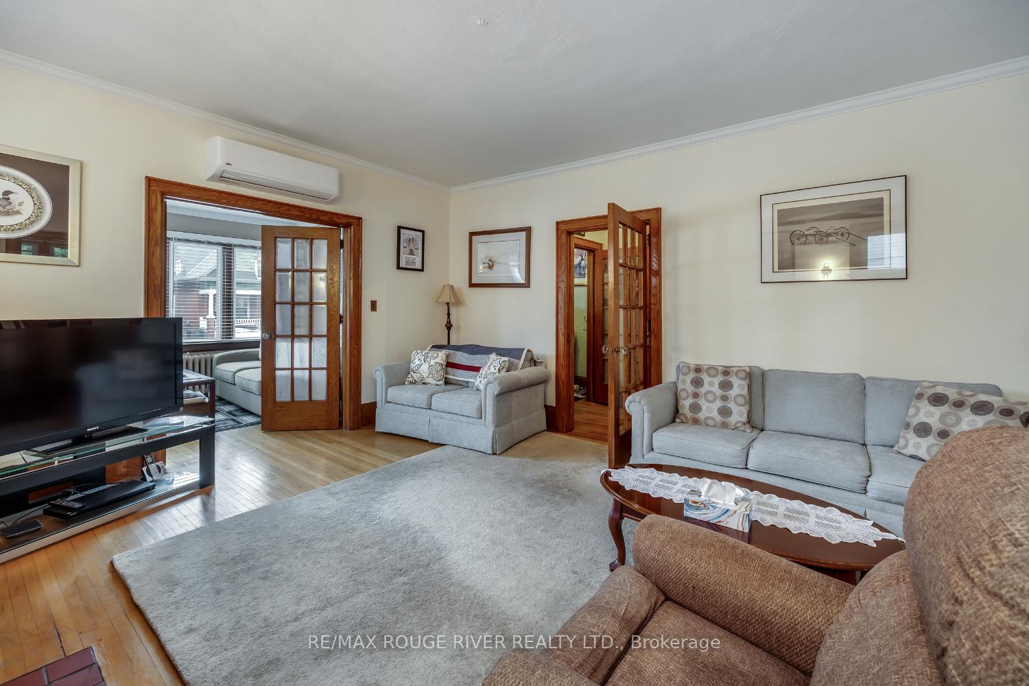 Photo 9 of 230 Athol Street E, Oshawa, Central — HOMEH