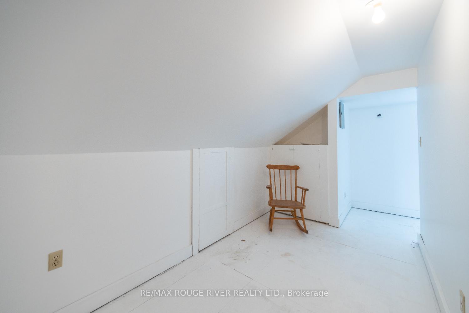 Photo 19 of 230 Athol Street E, Oshawa, Central — HOMEH