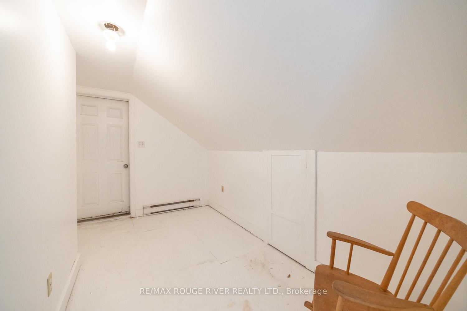 Photo 20 of 230 Athol Street E, Oshawa, Central — HOMEH