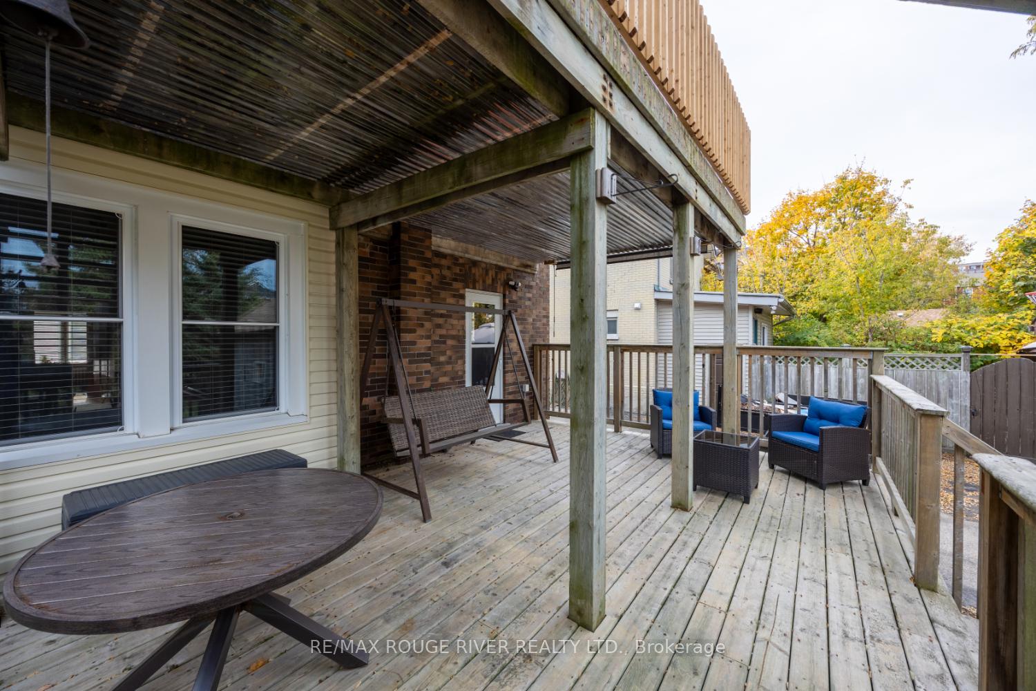 Photo 34 of 230 Athol Street E, Oshawa, Central — HOMEH