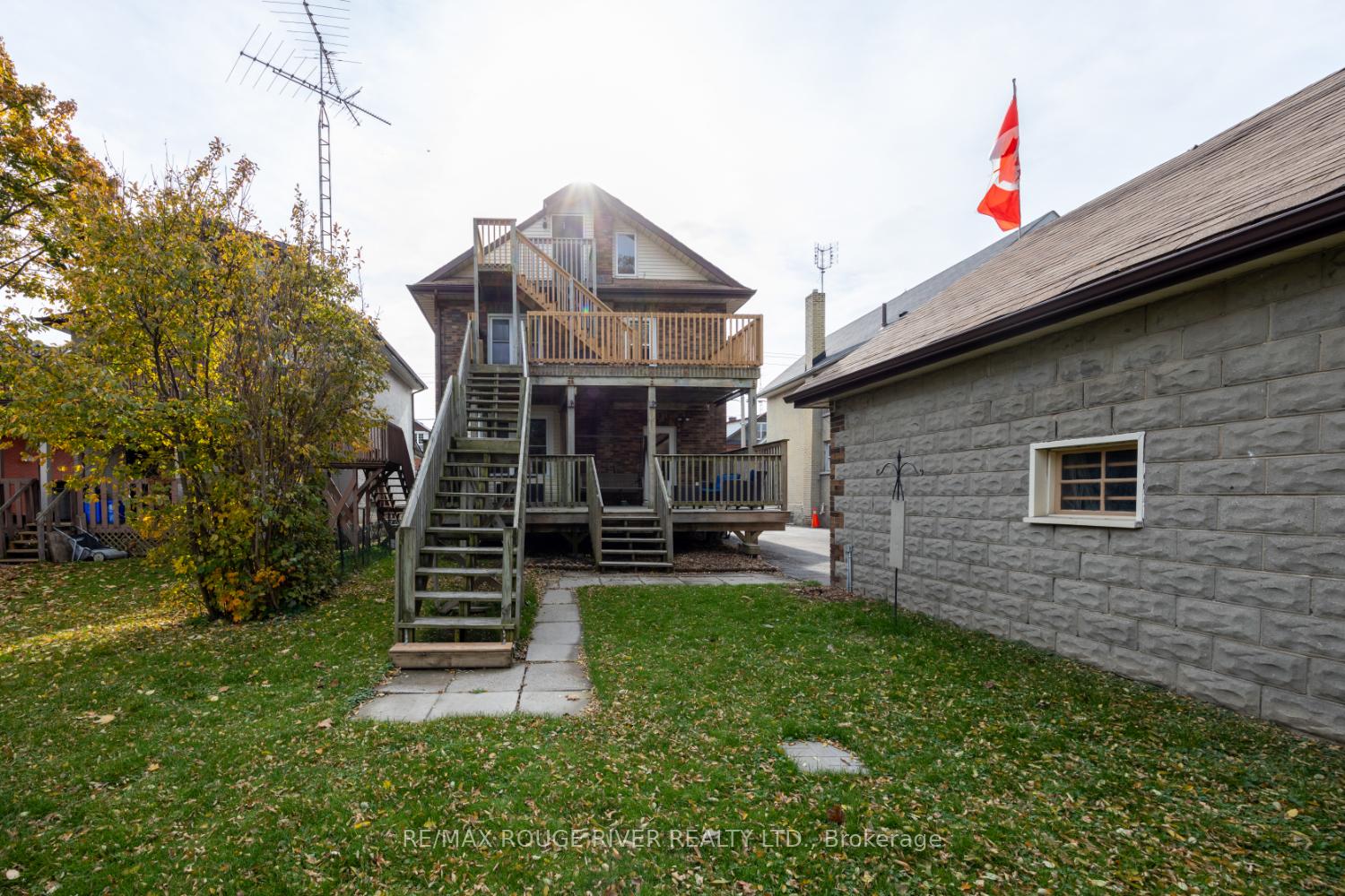 Photo 36 of 230 Athol Street E, Oshawa, Central — HOMEH