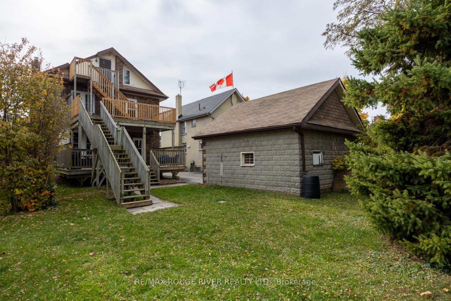 Photo 38 of 230 Athol Street E, Oshawa, Central — HOMEH