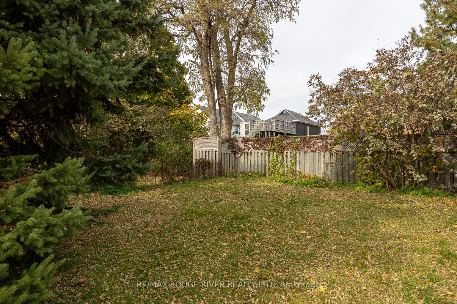 Photo 39 of 230 Athol Street E, Oshawa, Central — HOMEH