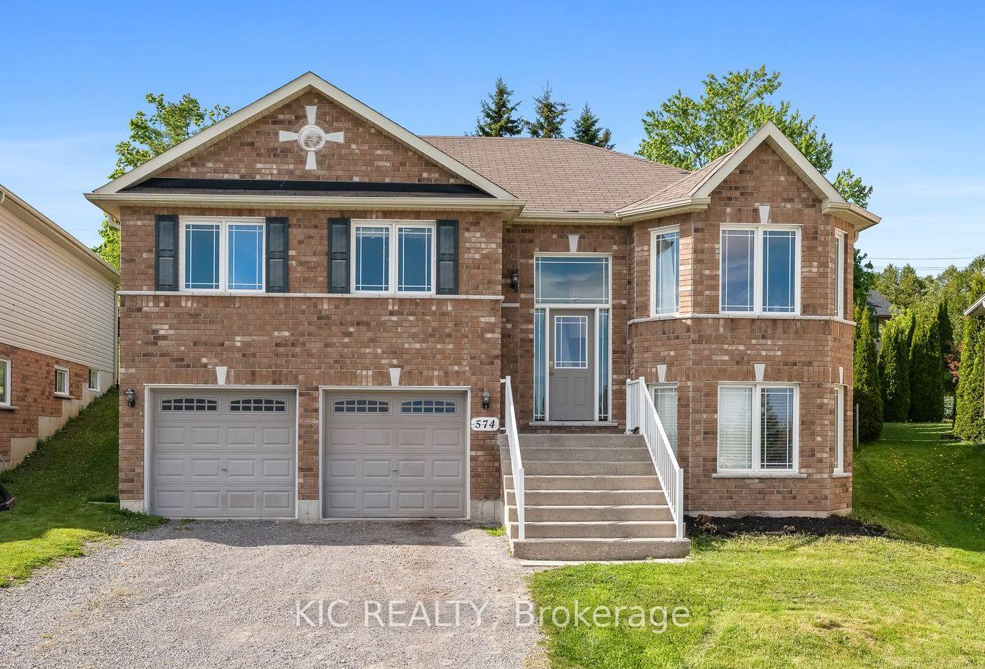 Photo 2 of 574 Clancy Crescent, Peterborough, Otonabee Ward 1 — HOMEH