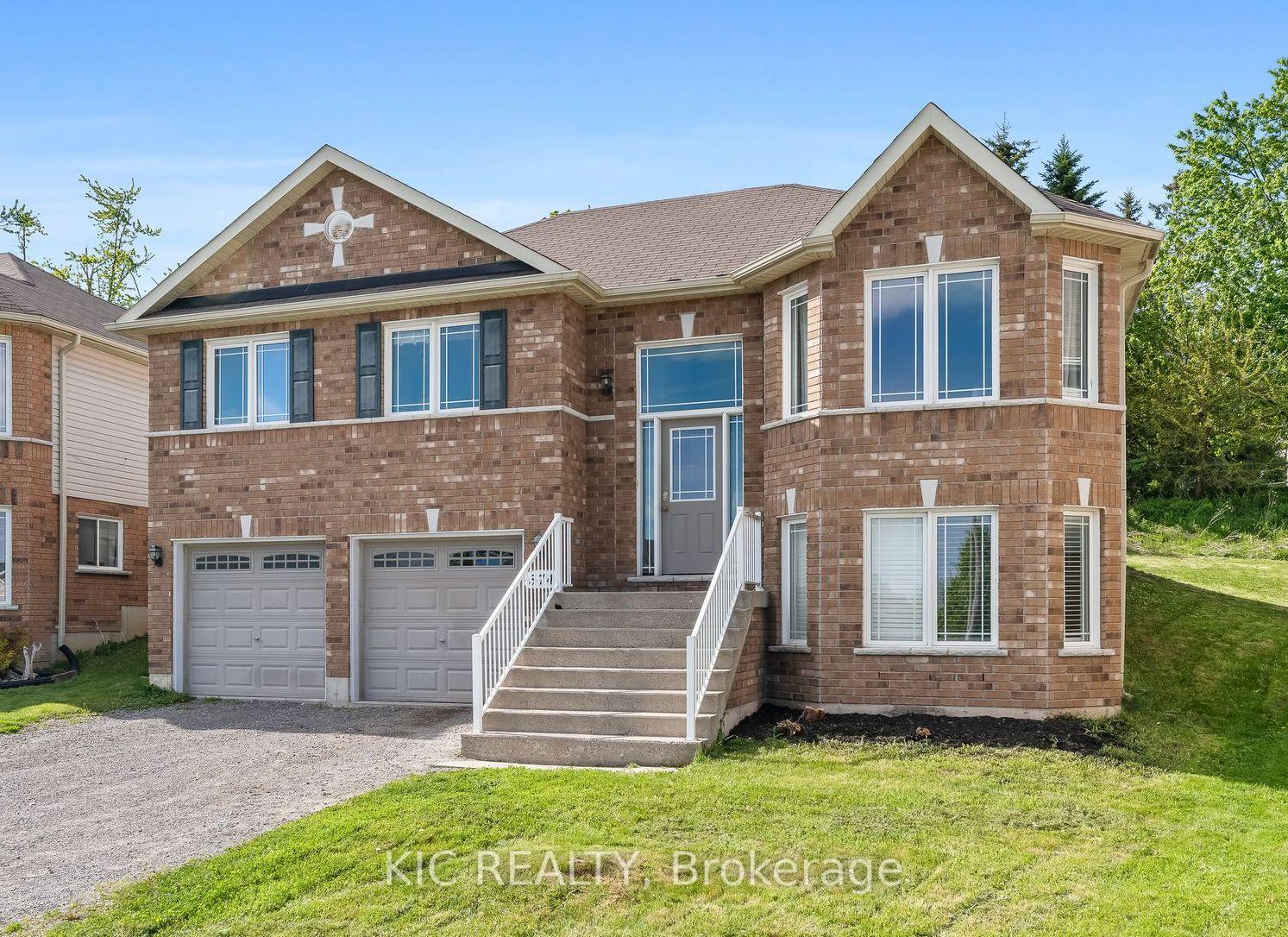Photo 3 of 574 Clancy Crescent, Peterborough, Otonabee Ward 1 — HOMEH