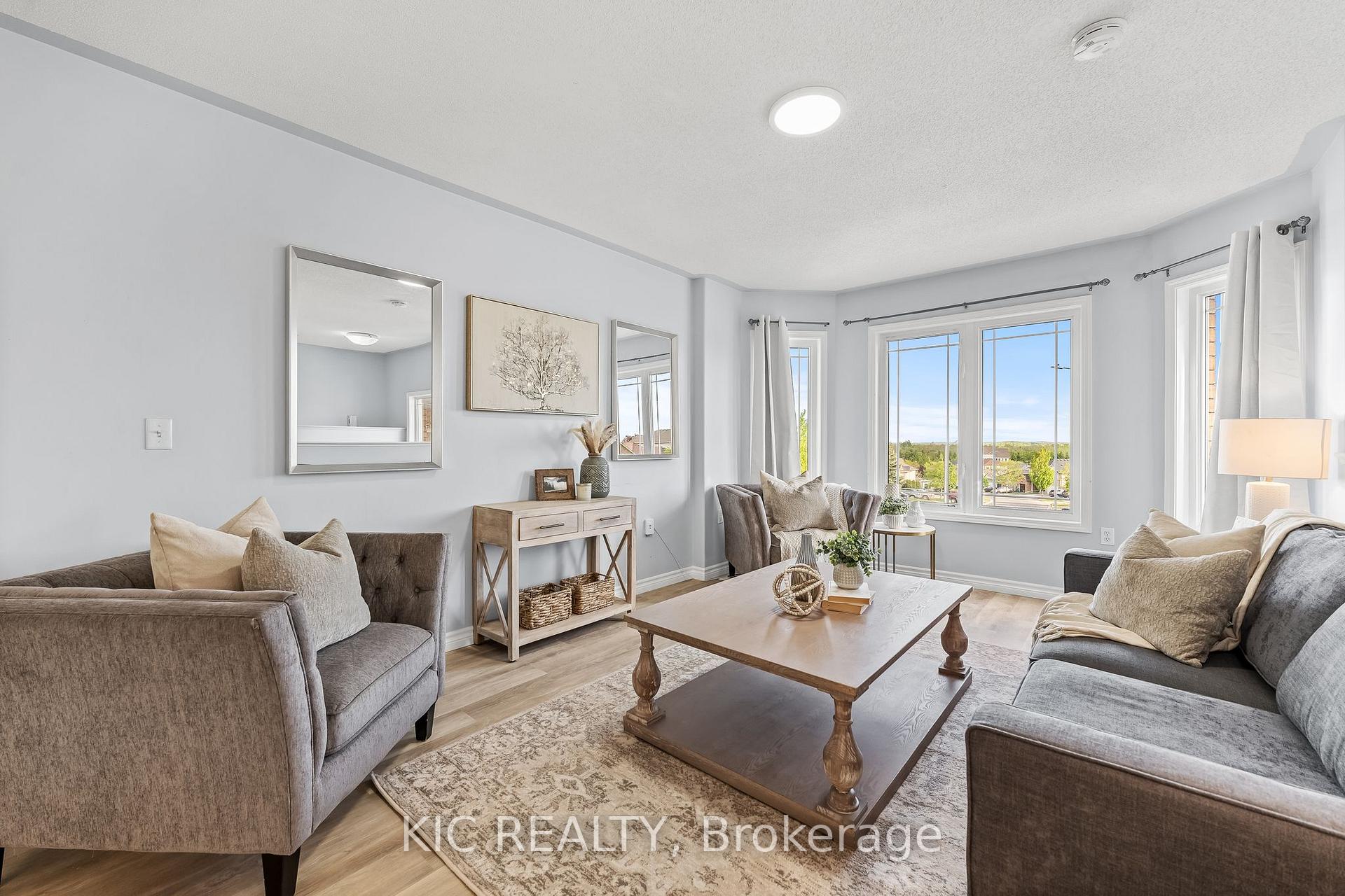 Photo 7 of 574 Clancy Crescent, Peterborough, Otonabee Ward 1 — HOMEH