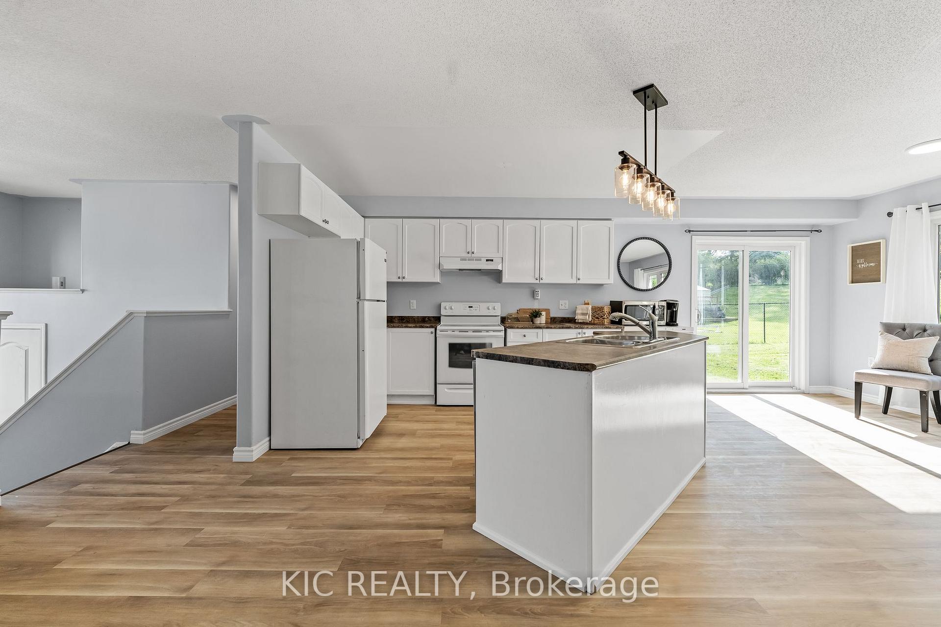 Photo 12 of 574 Clancy Crescent, Peterborough, Otonabee Ward 1 — HOMEH