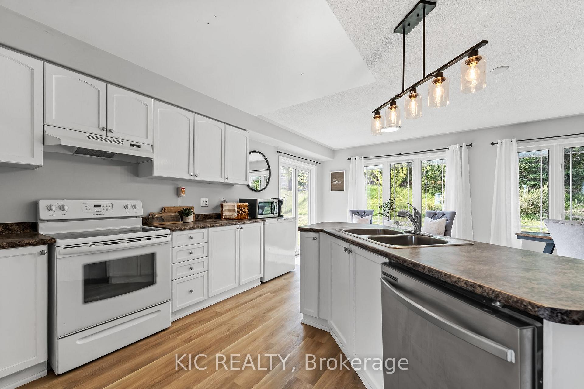 Photo 14 of 574 Clancy Crescent, Peterborough, Otonabee Ward 1 — HOMEH