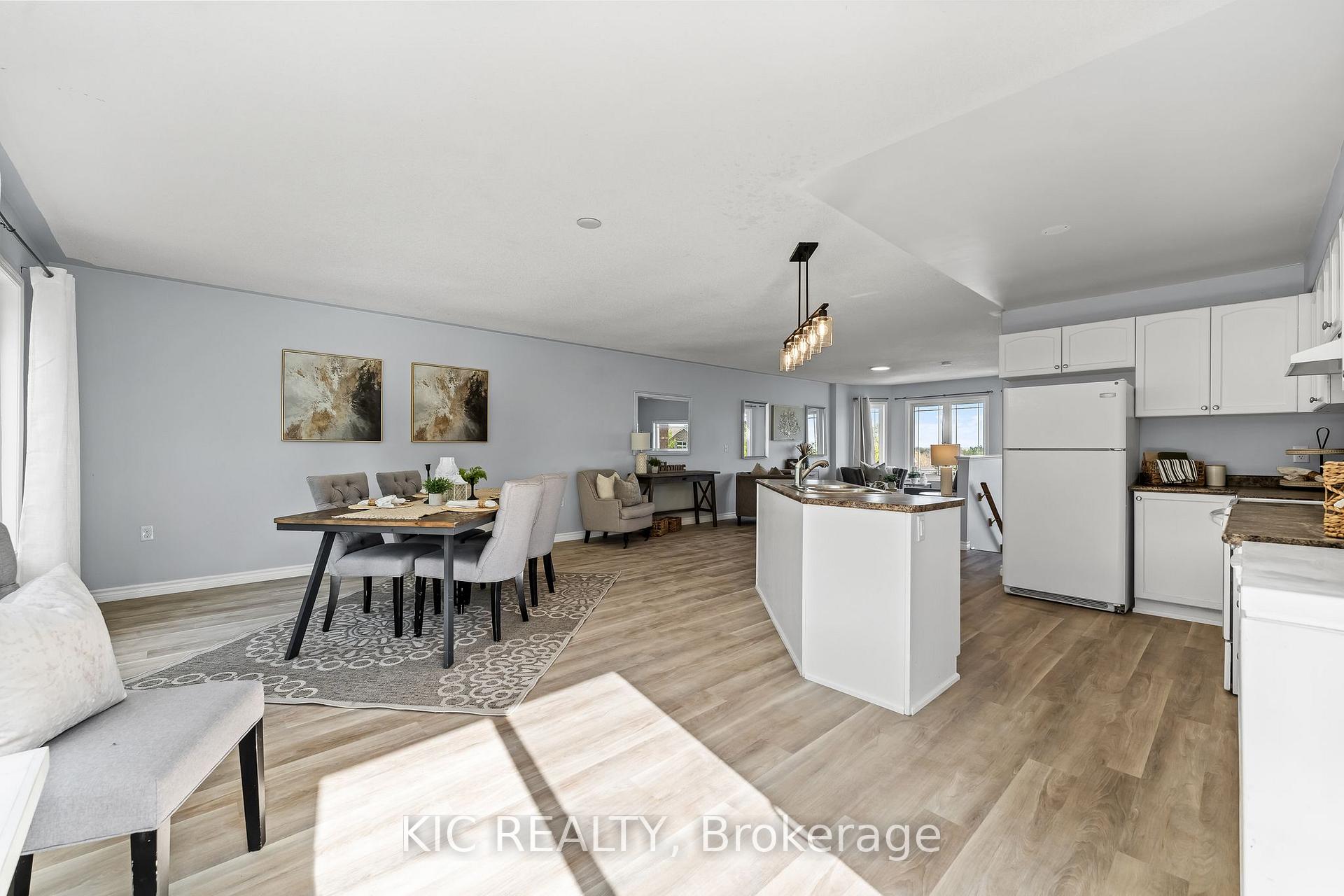 Photo 16 of 574 Clancy Crescent, Peterborough, Otonabee Ward 1 — HOMEH