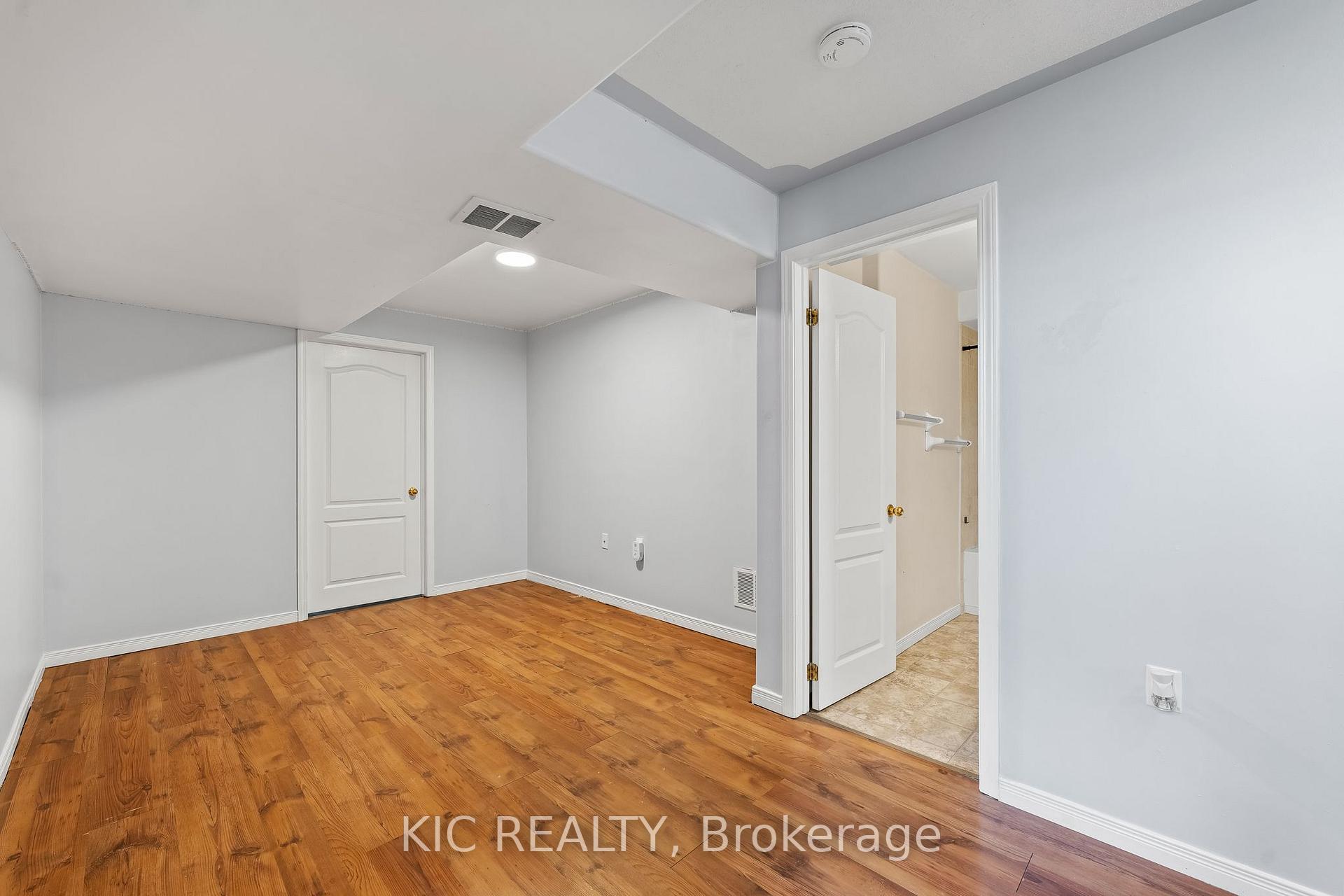 Photo 27 of 574 Clancy Crescent, Peterborough, Otonabee Ward 1 — HOMEH
