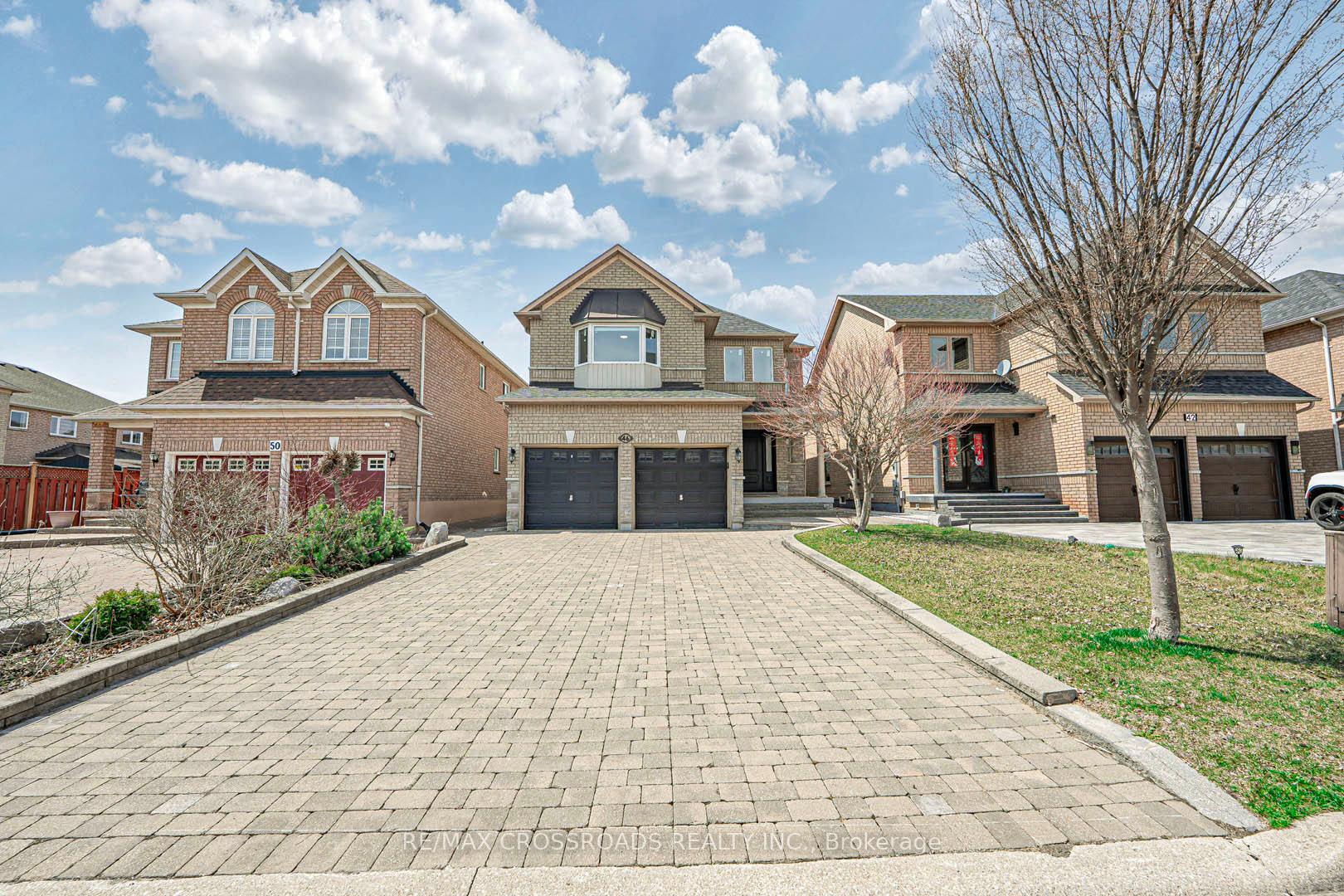 Photo 1 of 46 Eminence Road, Vaughan, Patterson — HOMEH