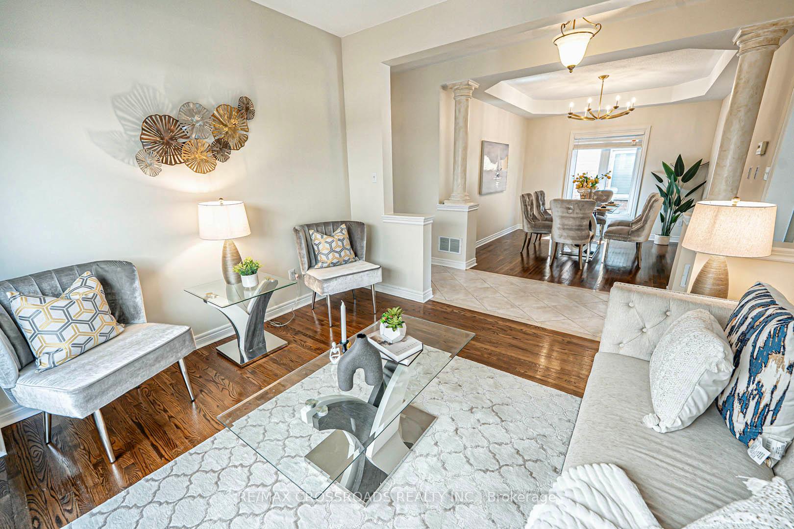 Photo 15 of 46 Eminence Road, Vaughan, Patterson — HOMEH