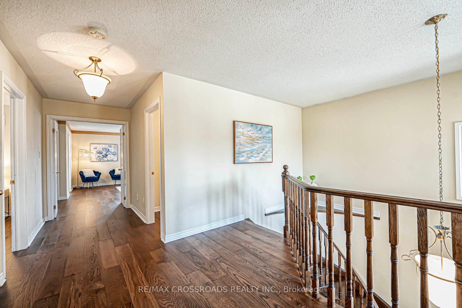 Photo 23 of 46 Eminence Road, Vaughan, Patterson — HOMEH