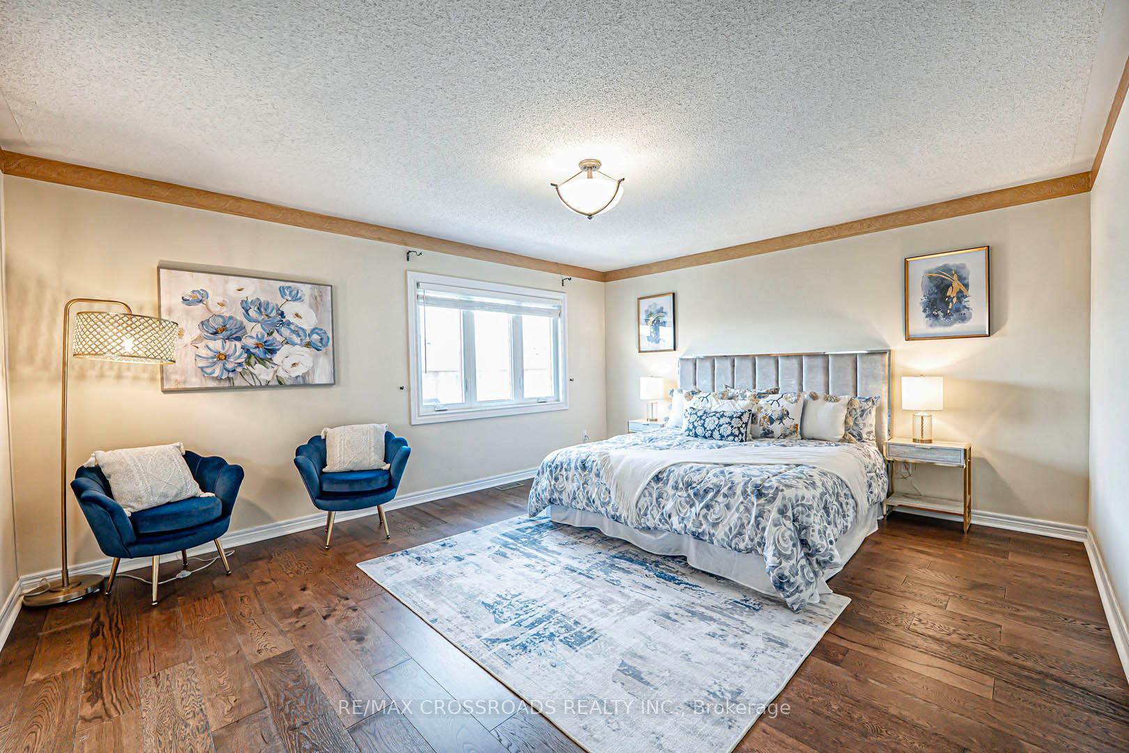 Photo 24 of 46 Eminence Road, Vaughan, Patterson — HOMEH