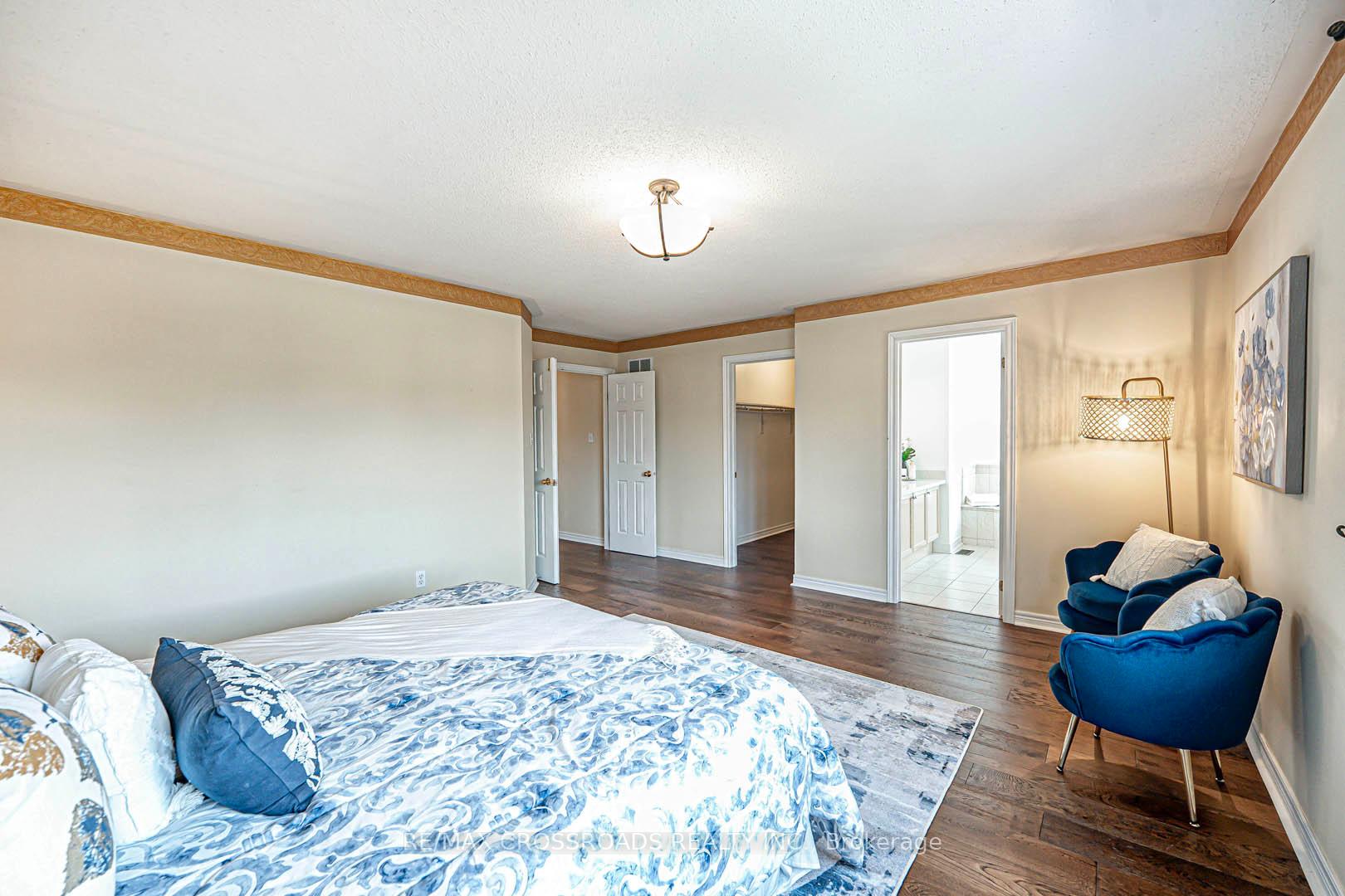 Photo 25 of 46 Eminence Road, Vaughan, Patterson — HOMEH