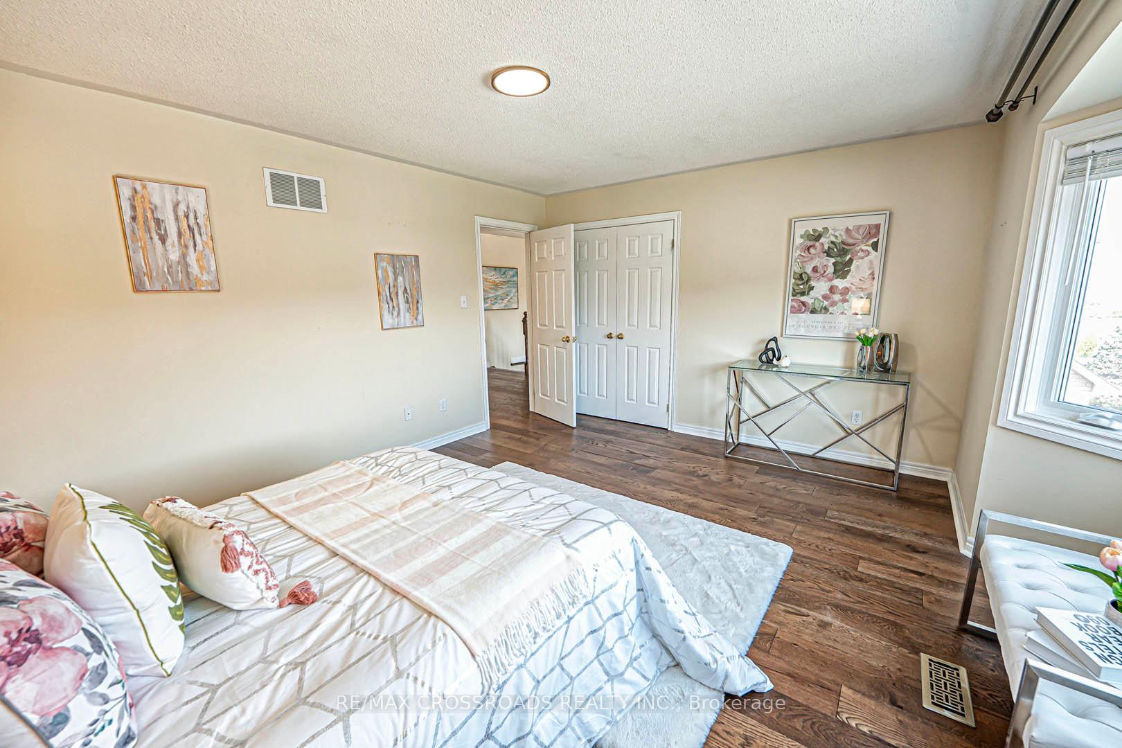 Photo 30 of 46 Eminence Road, Vaughan, Patterson — HOMEH
