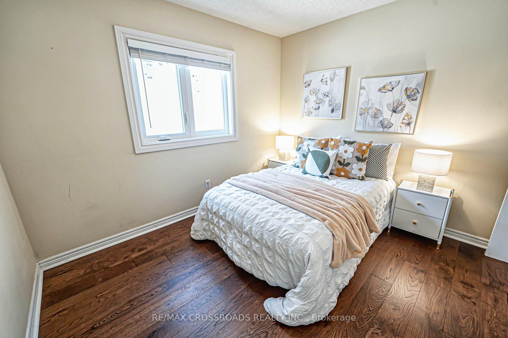 Photo 31 of 46 Eminence Road, Vaughan, Patterson — HOMEH