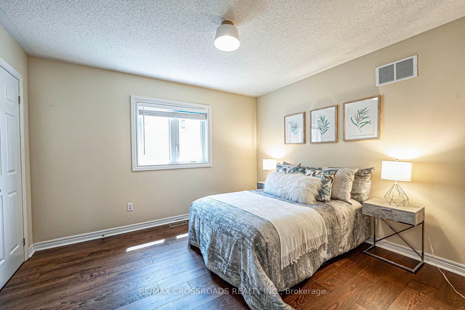 Photo 33 of 46 Eminence Road, Vaughan, Patterson — HOMEH