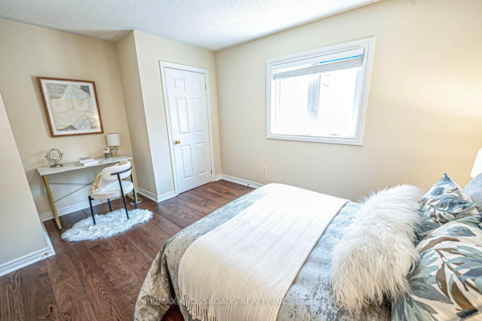 Photo 34 of 46 Eminence Road, Vaughan, Patterson — HOMEH