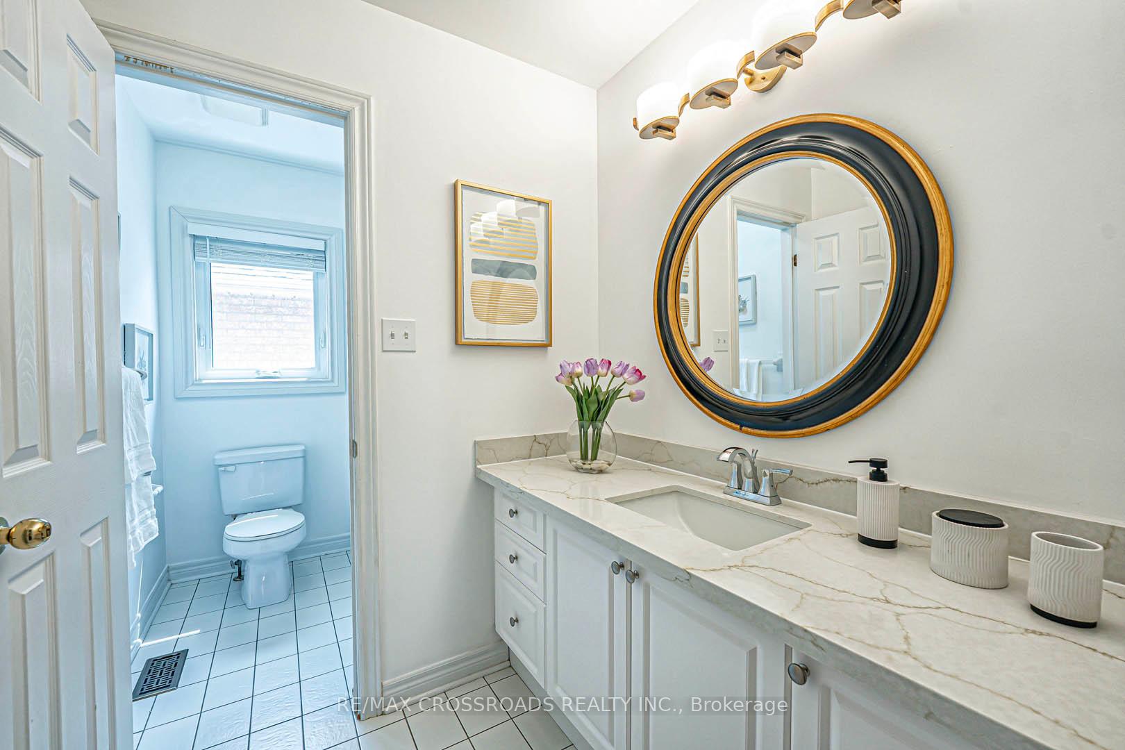Photo 35 of 46 Eminence Road, Vaughan, Patterson — HOMEH