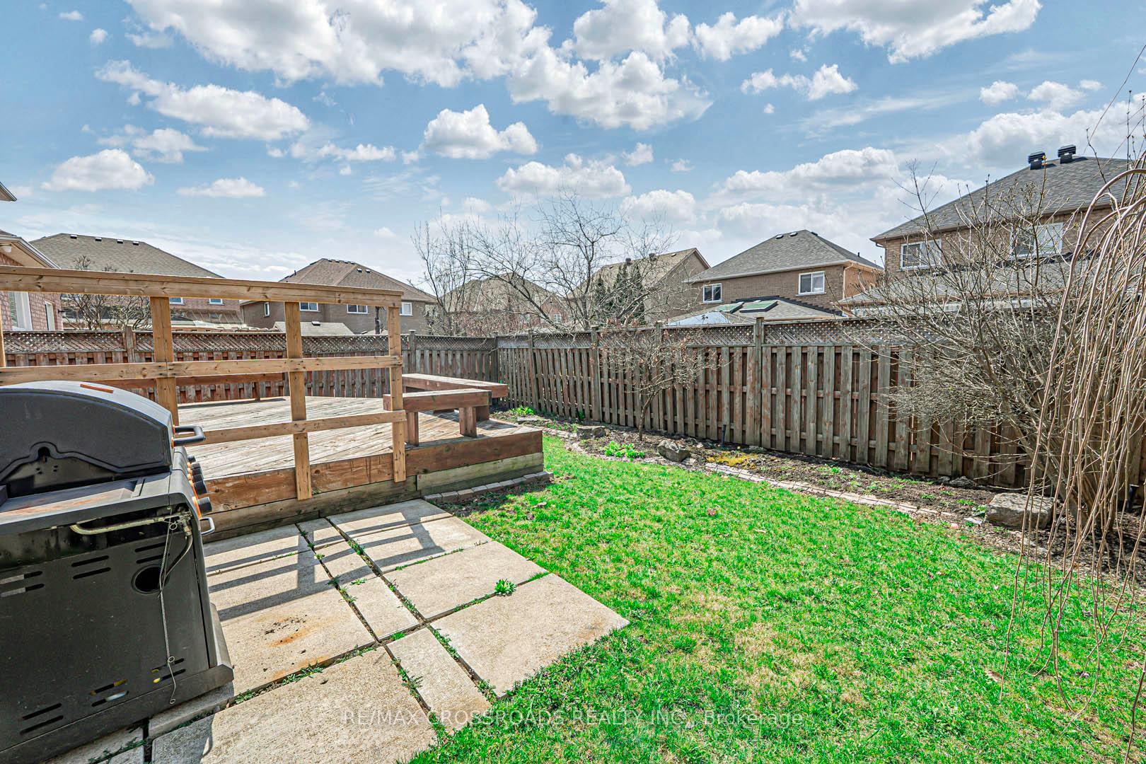 Photo 37 of 46 Eminence Road, Vaughan, Patterson — HOMEH