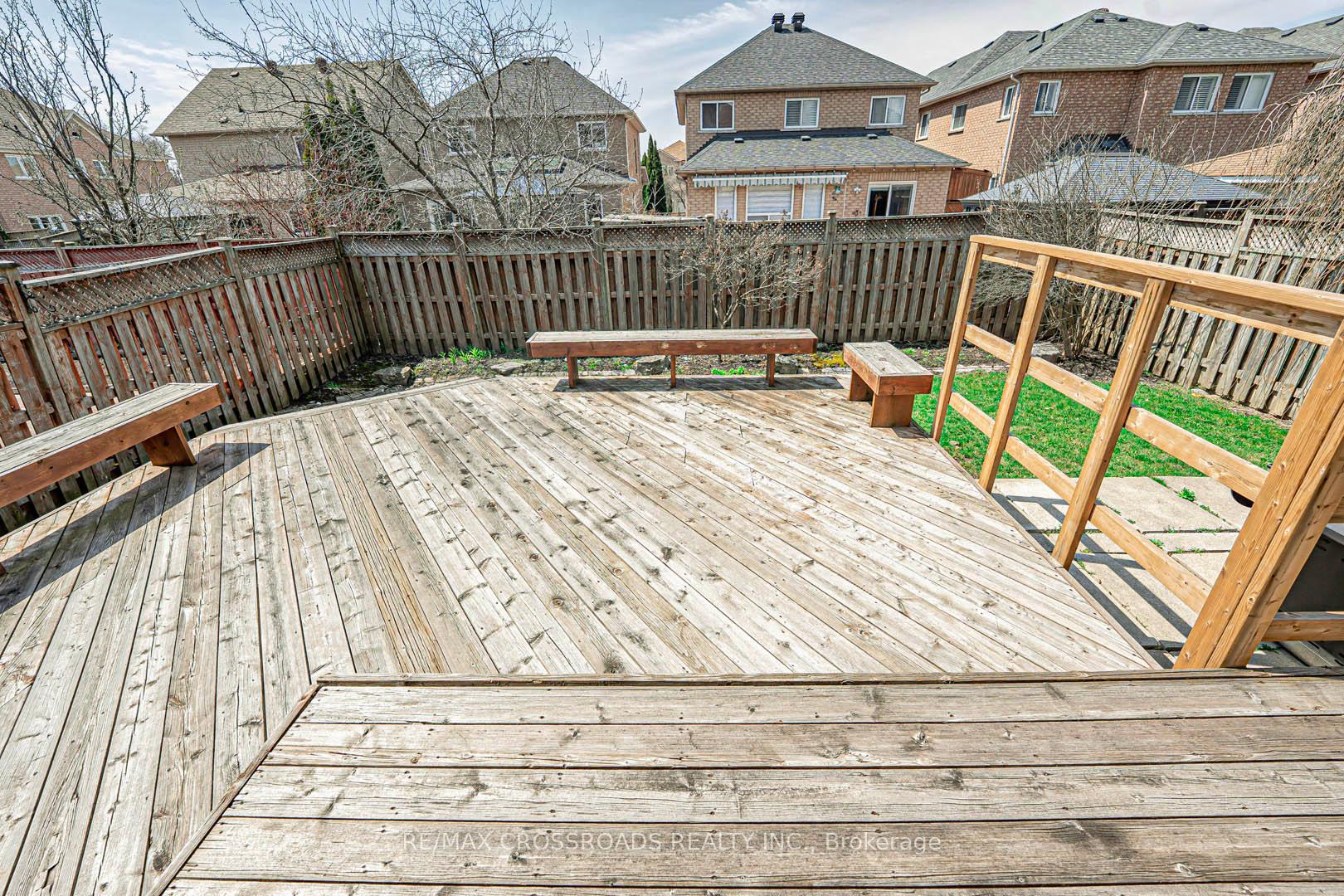 Photo 38 of 46 Eminence Road, Vaughan, Patterson — HOMEH