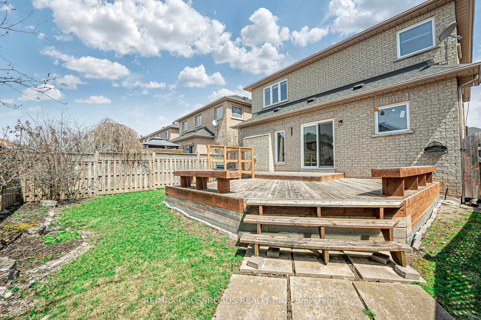 Photo 40 of 46 Eminence Road, Vaughan, Patterson — HOMEH