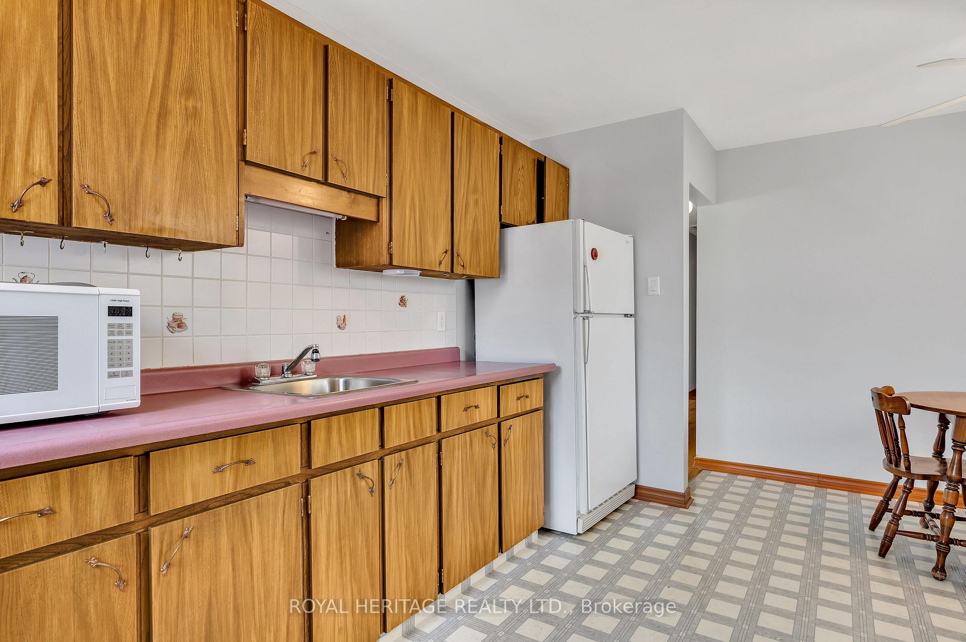 Photo 6 of 547 River Road S, Peterborough, Ashburnham Ward 4 — HOMEH