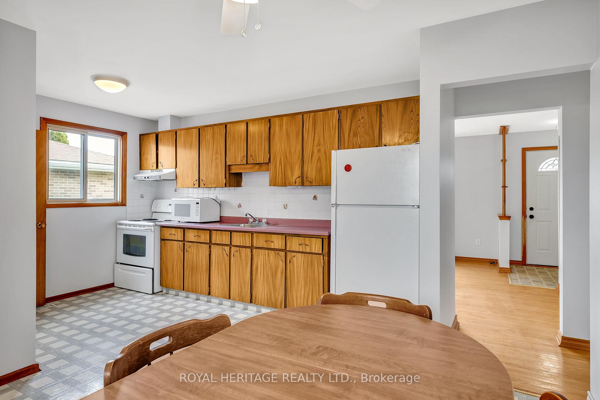 Photo 8 of 547 River Road S, Peterborough, Ashburnham Ward 4 — HOMEH