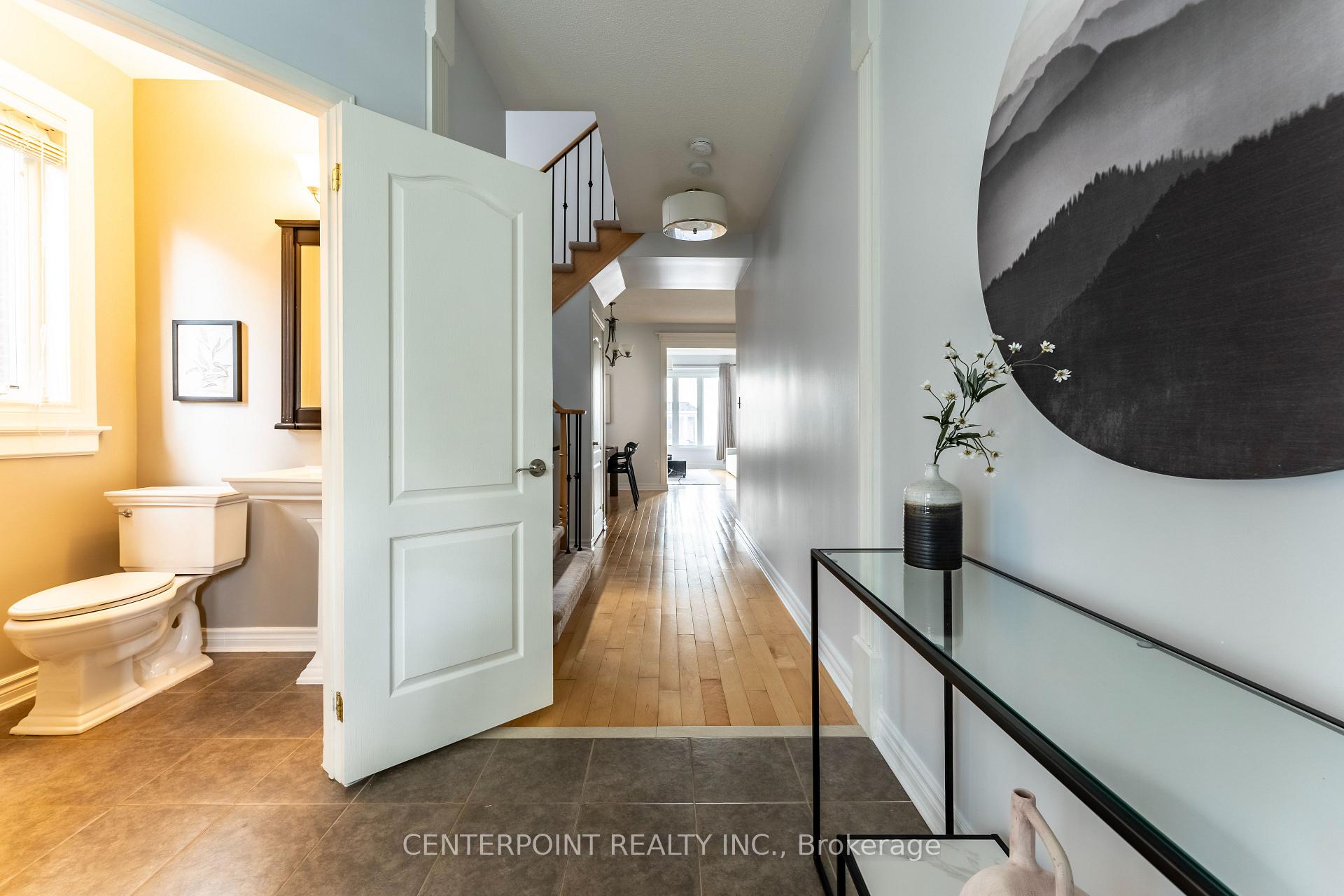 Photo 3 of 72 Strandmore Circle, Whitby, Brooklin — HOMEH