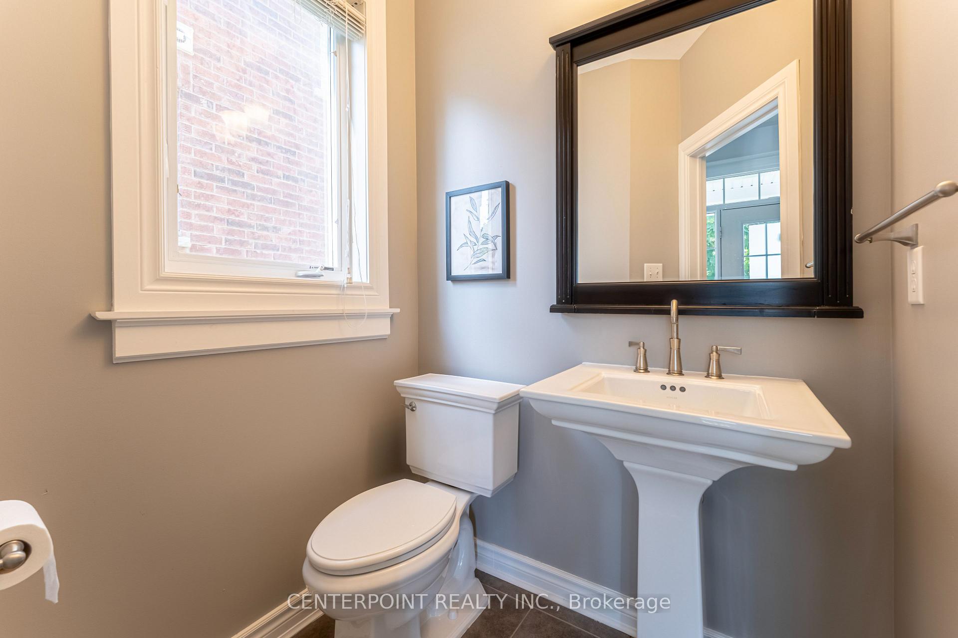 Photo 4 of 72 Strandmore Circle, Whitby, Brooklin — HOMEH