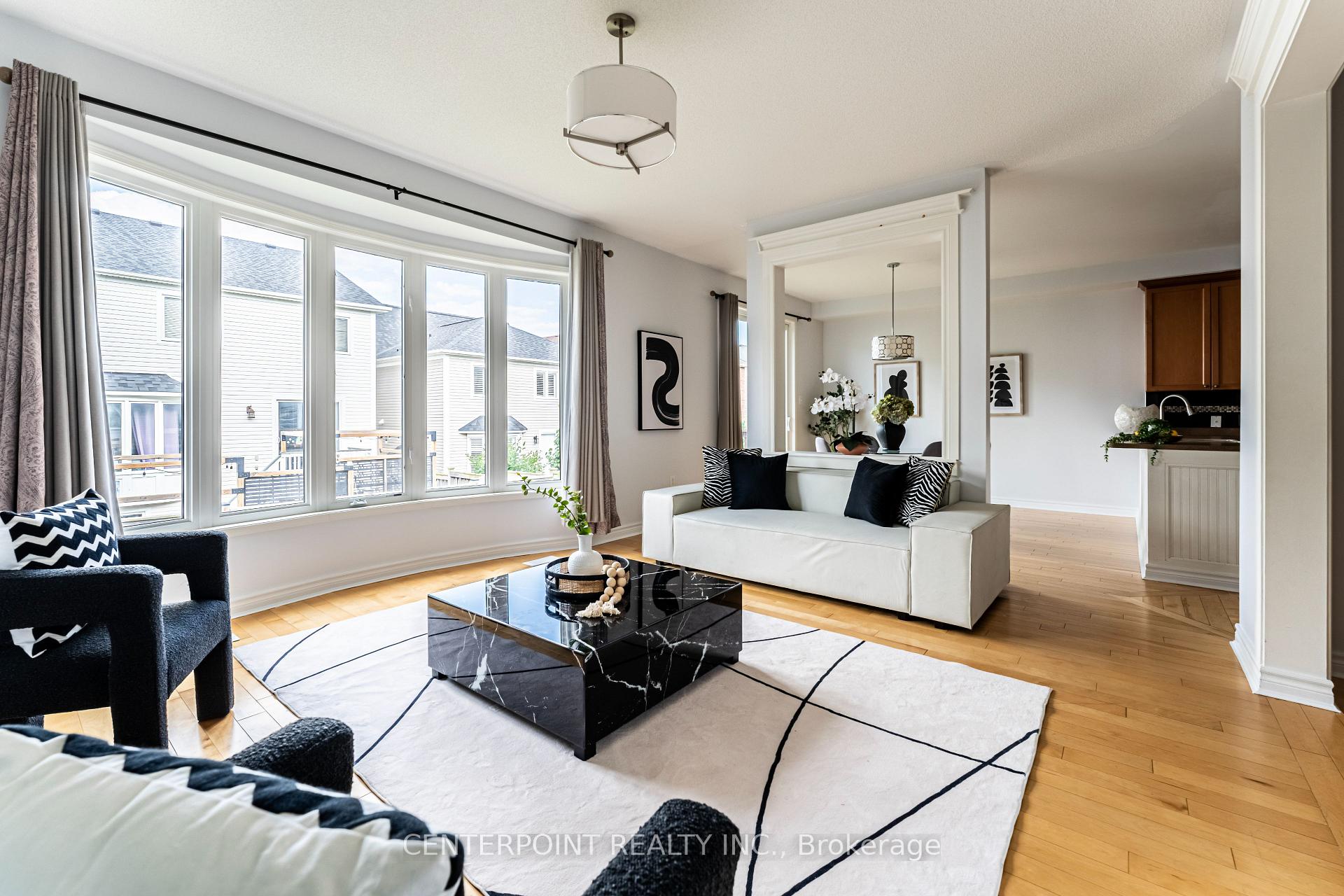 Photo 9 of 72 Strandmore Circle, Whitby, Brooklin — HOMEH