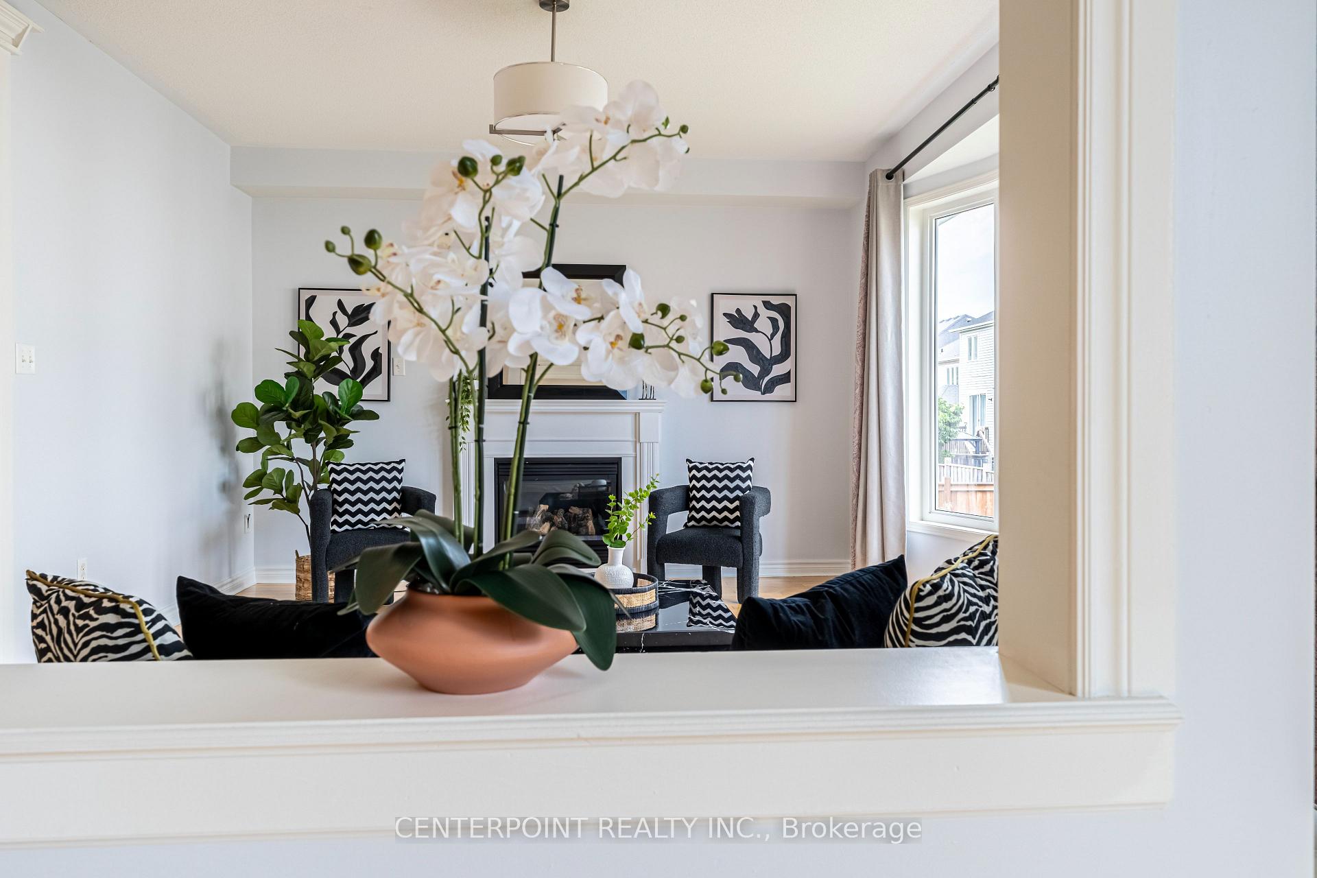 Photo 12 of 72 Strandmore Circle, Whitby, Brooklin — HOMEH