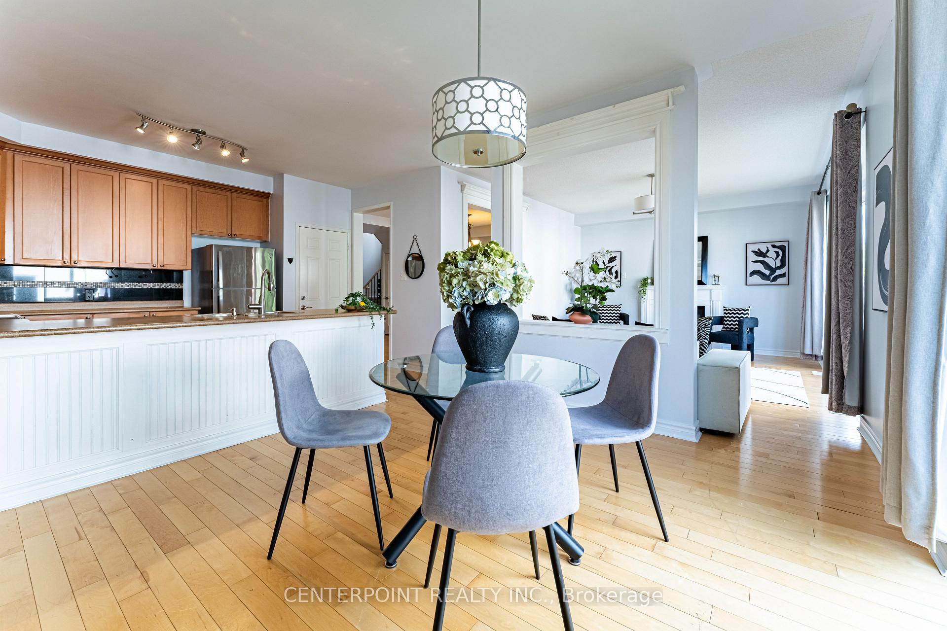 Photo 15 of 72 Strandmore Circle, Whitby, Brooklin — HOMEH