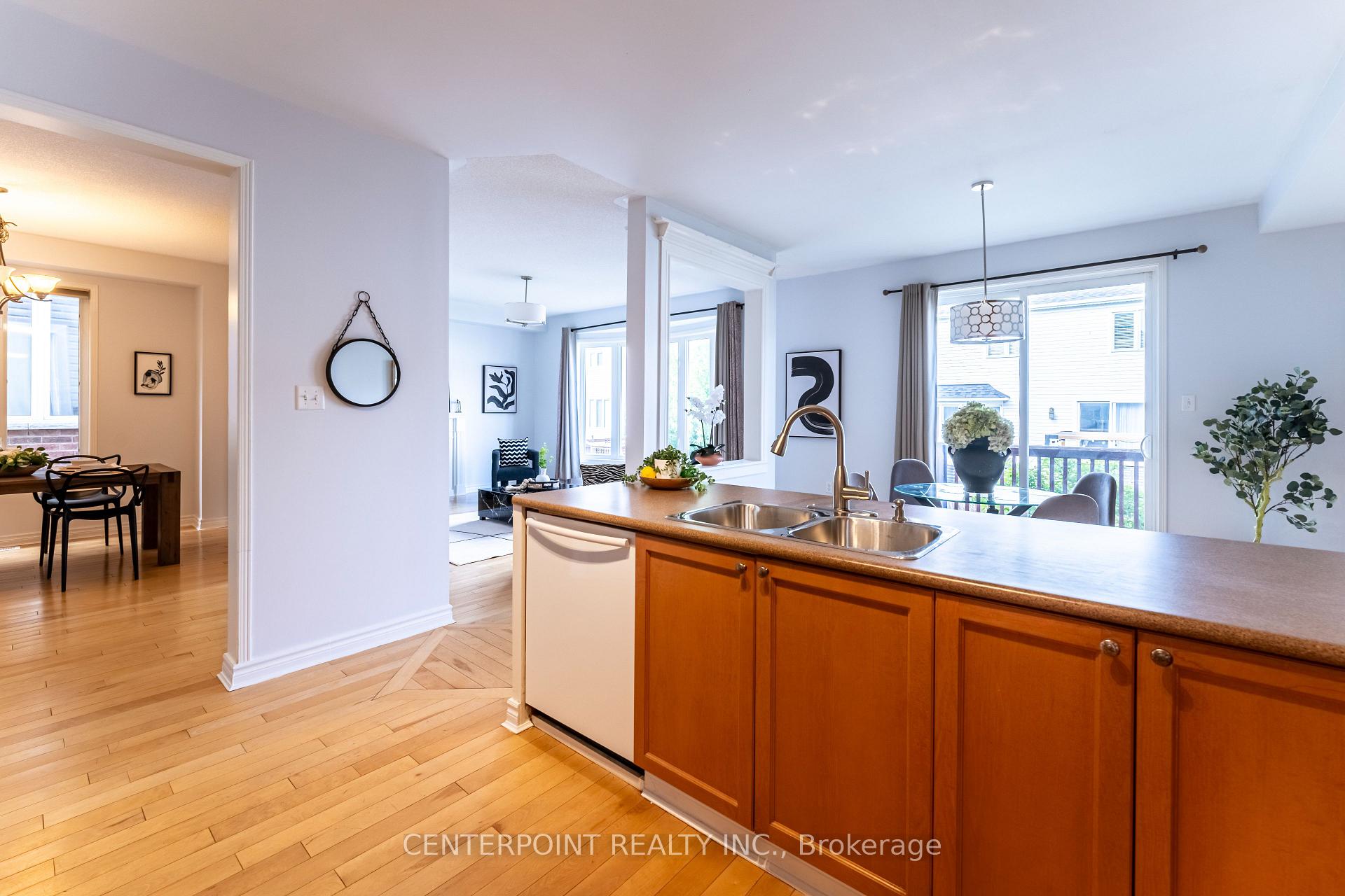 Photo 19 of 72 Strandmore Circle, Whitby, Brooklin — HOMEH