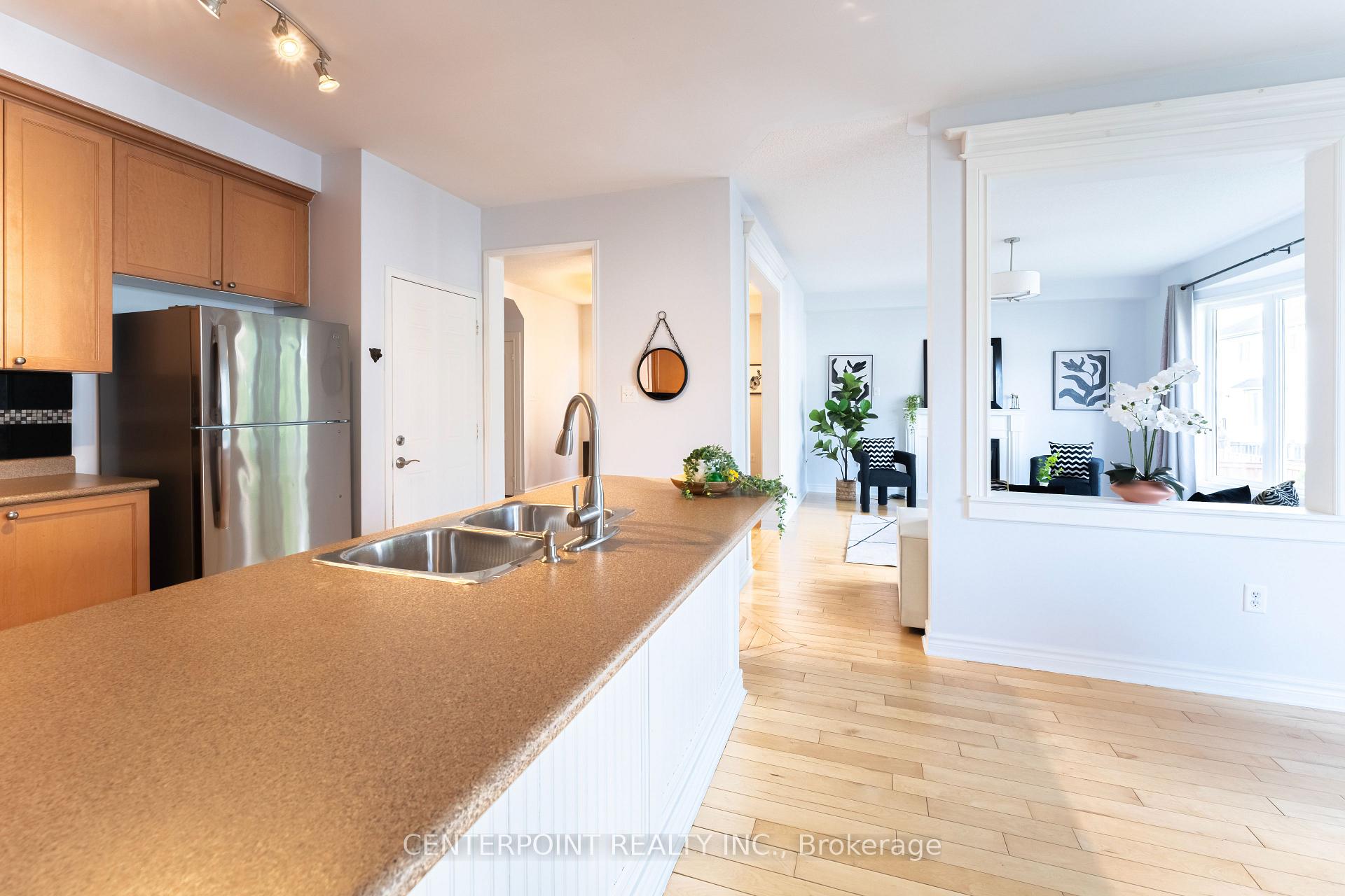 Photo 20 of 72 Strandmore Circle, Whitby, Brooklin — HOMEH
