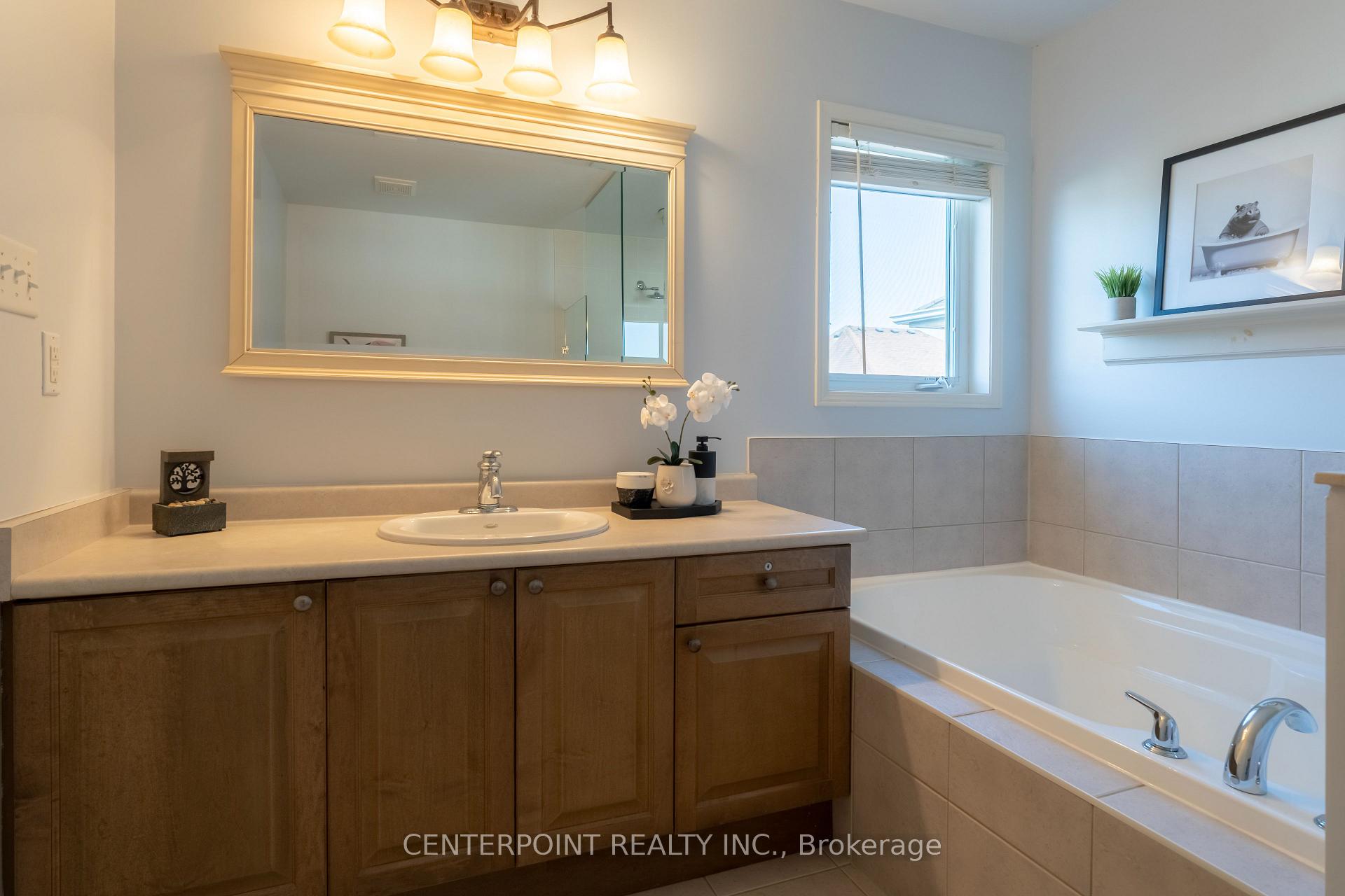 Photo 29 of 72 Strandmore Circle, Whitby, Brooklin — HOMEH